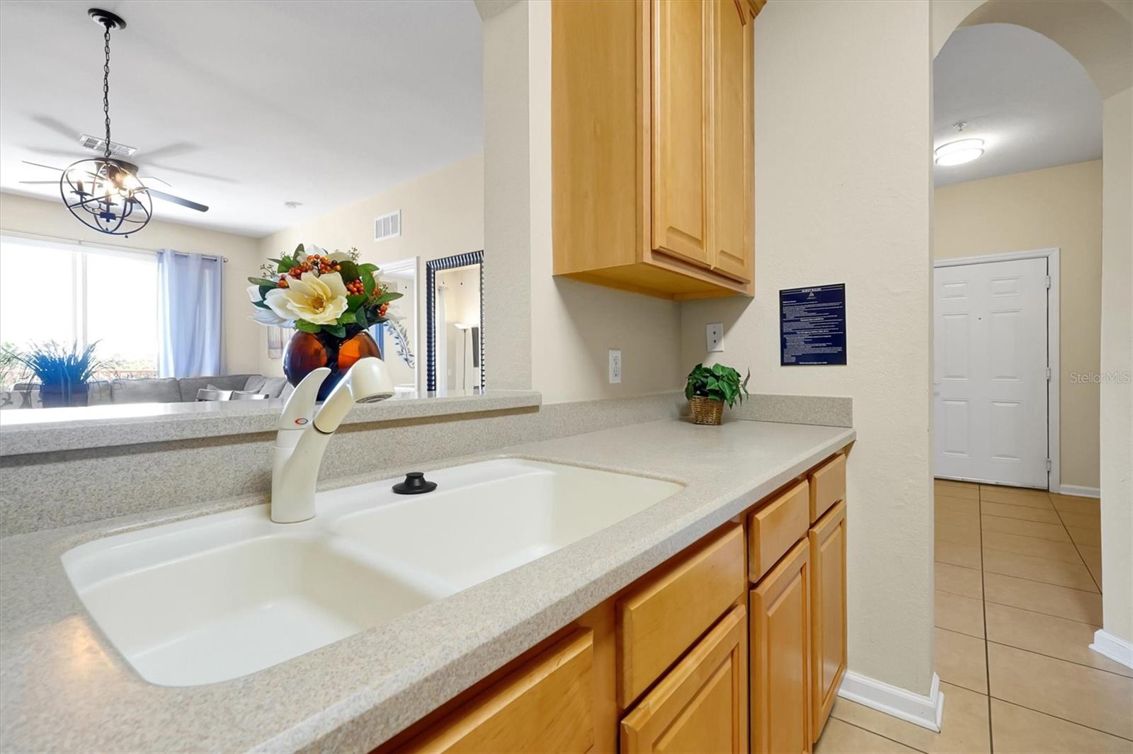Image 13 of 42 For 4862 Cayview Avenue 306