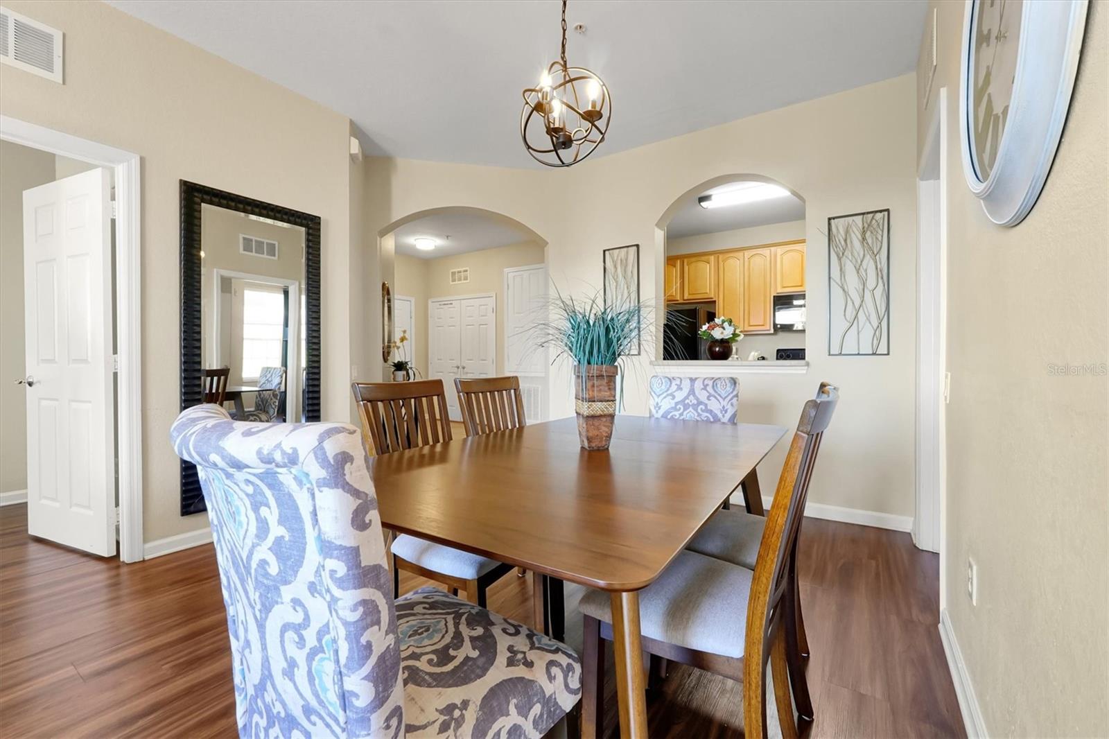 Image 14 of 42 For 4862 Cayview Avenue 306