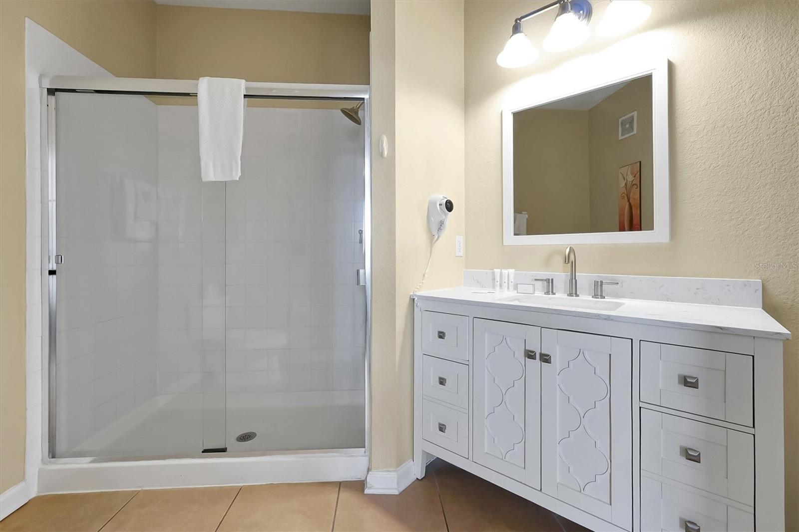 Image 18 of 42 For 4862 Cayview Avenue 306