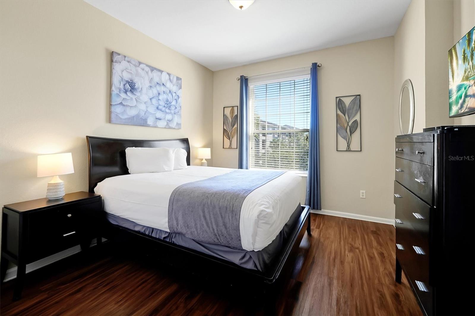 Image 19 of 42 For 4862 Cayview Avenue 306