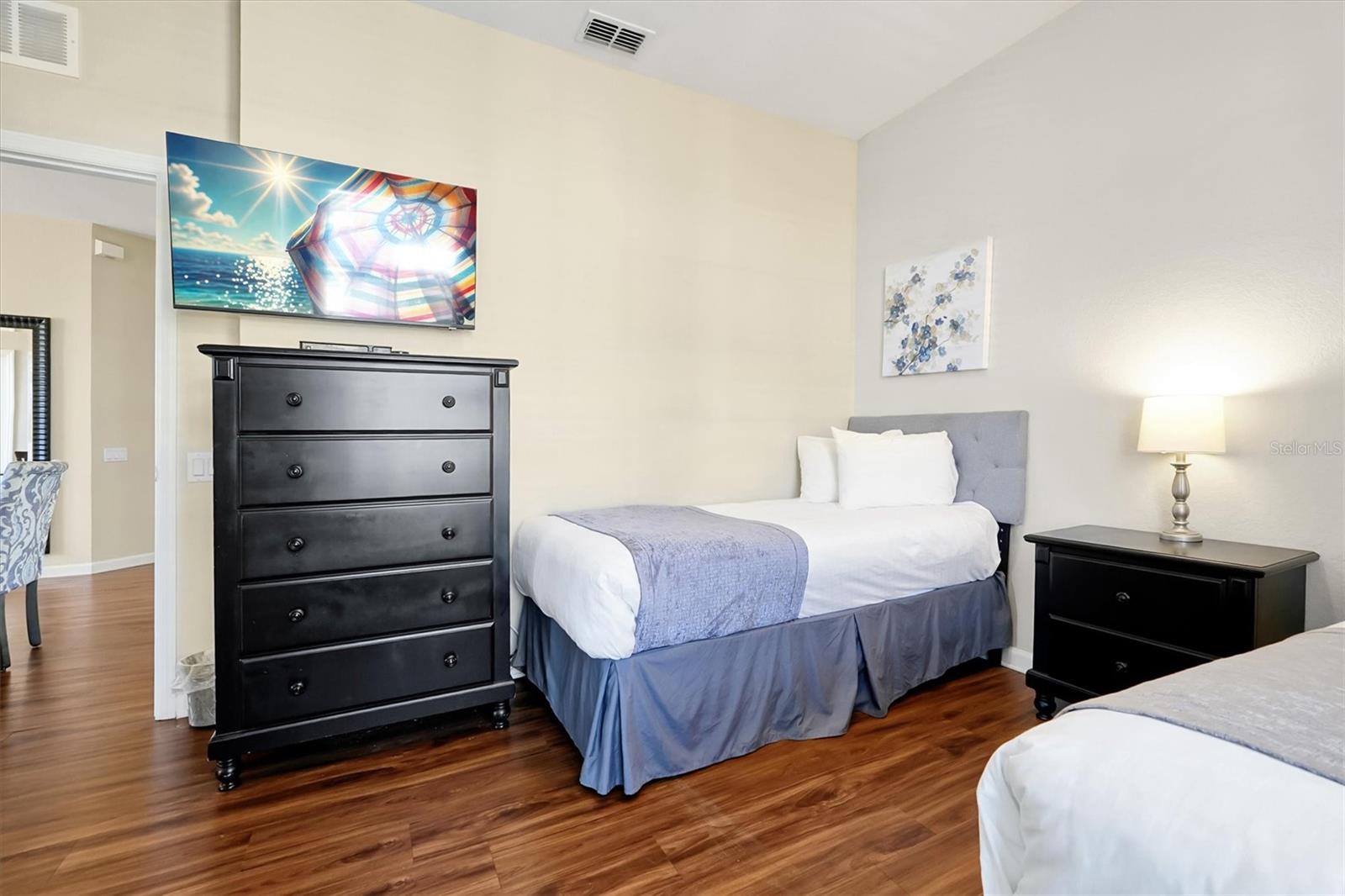 Image 24 of 42 For 4862 Cayview Avenue 306