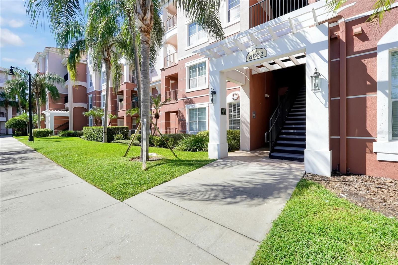 Image 5 of 42 For 4862 Cayview Avenue 306