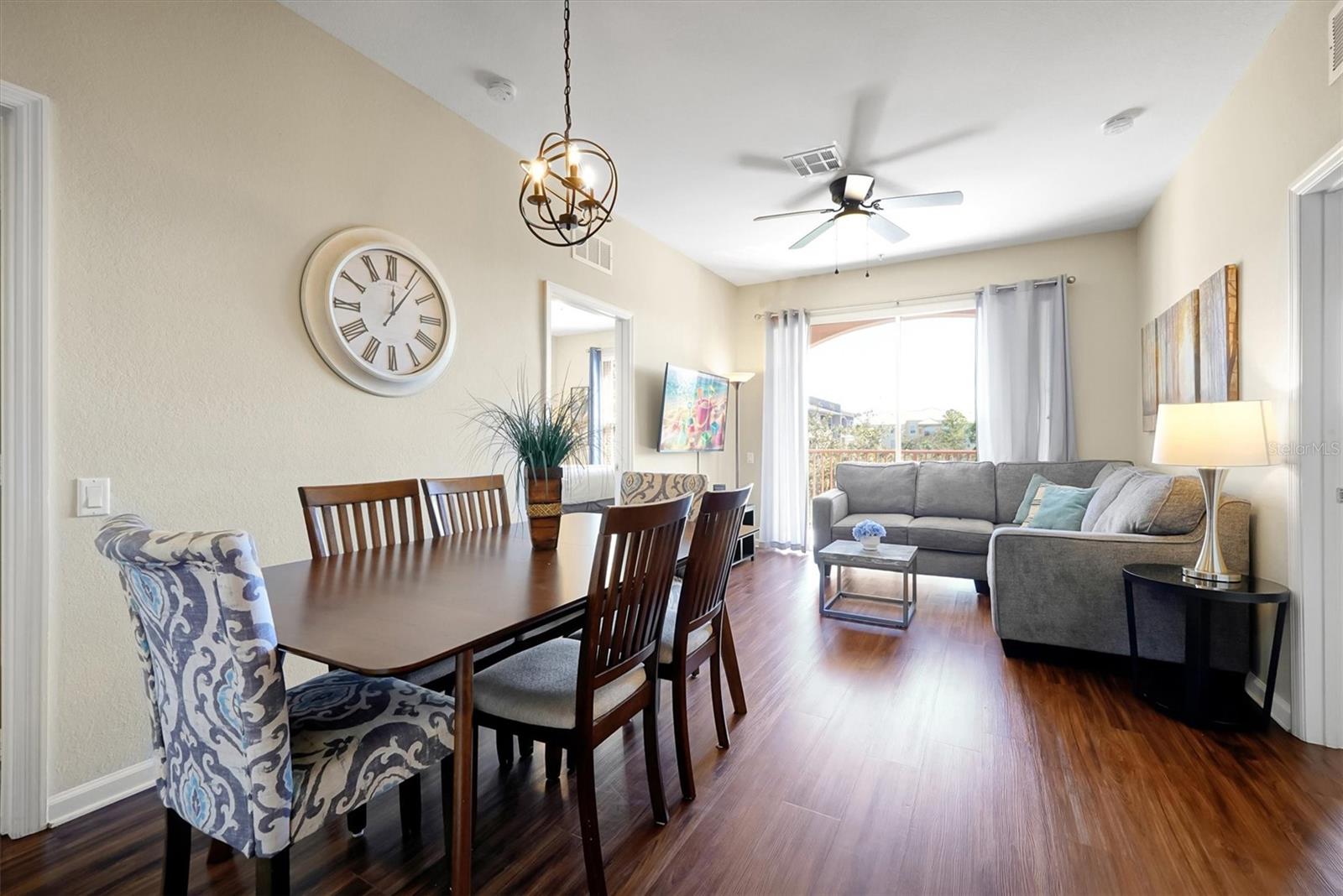 Image 7 of 42 For 4862 Cayview Avenue 306