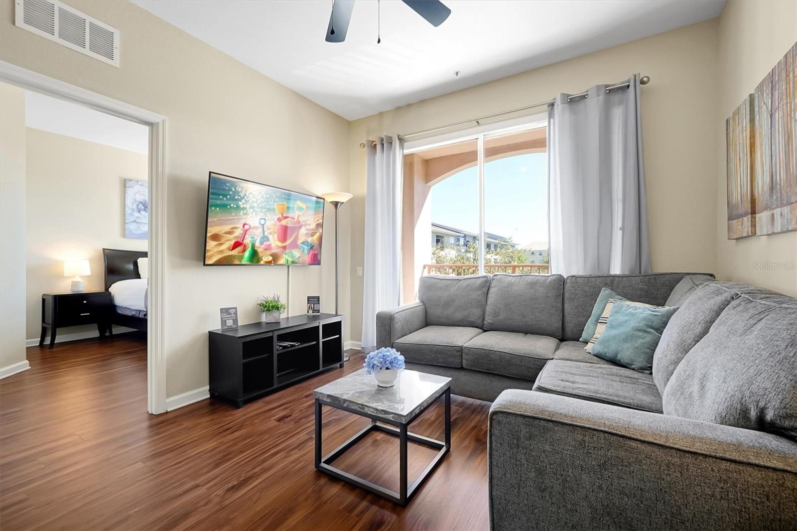 Image 8 of 42 For 4862 Cayview Avenue 306