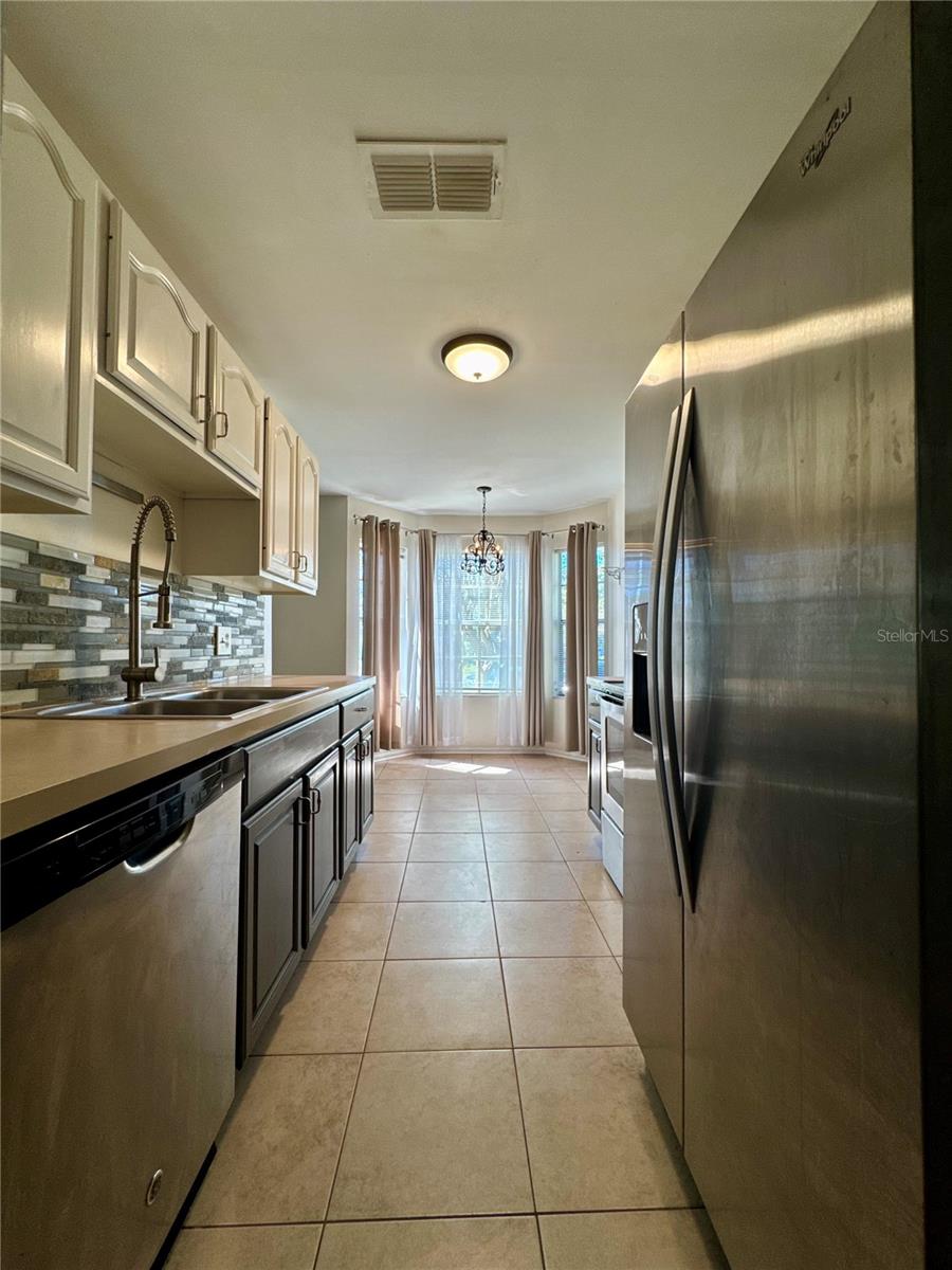 Image 5 of 39 For 2200 Waterleaf Street