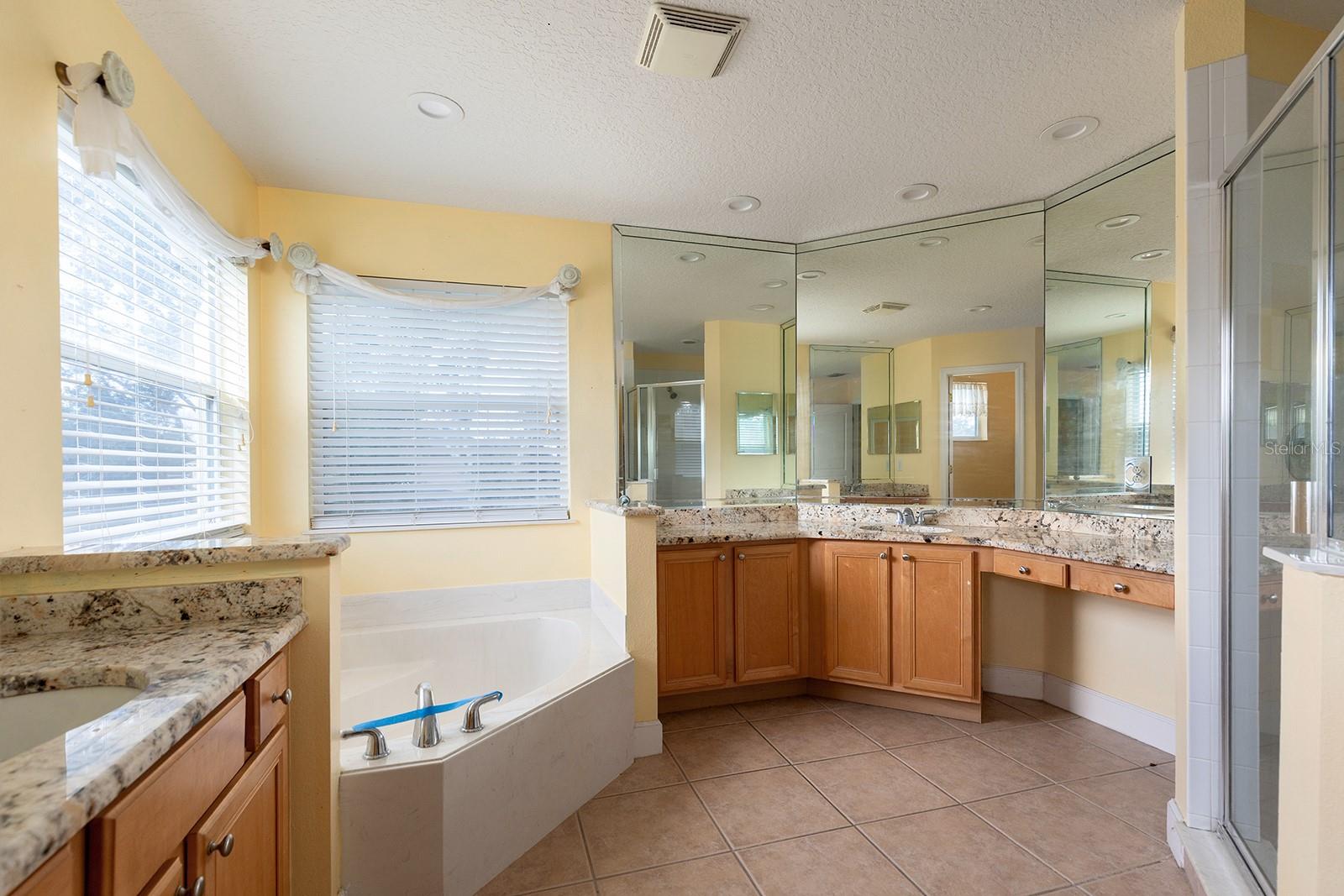 Image 19 of 35 For 13138 Paloma Drive