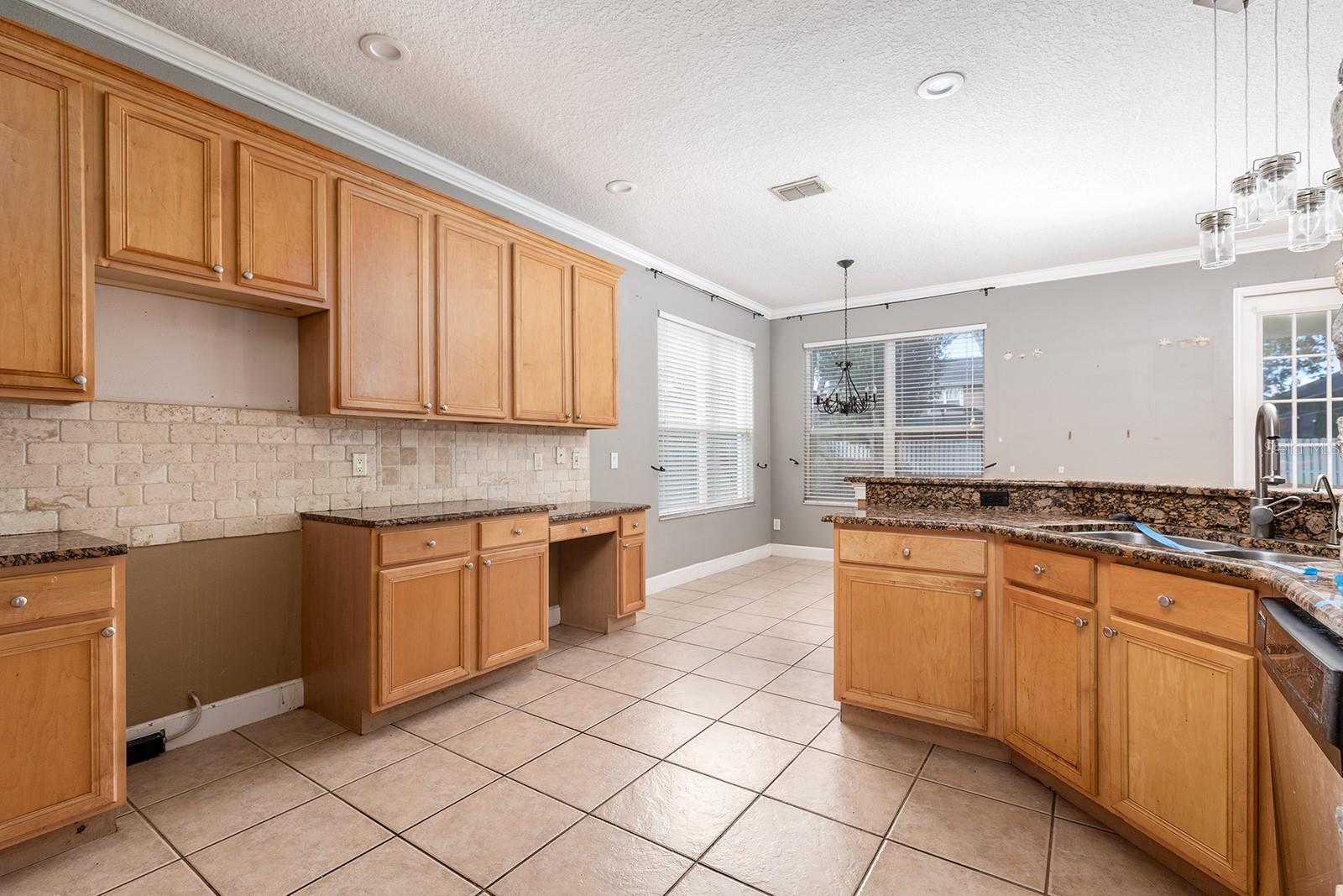Image 7 of 35 For 13138 Paloma Drive
