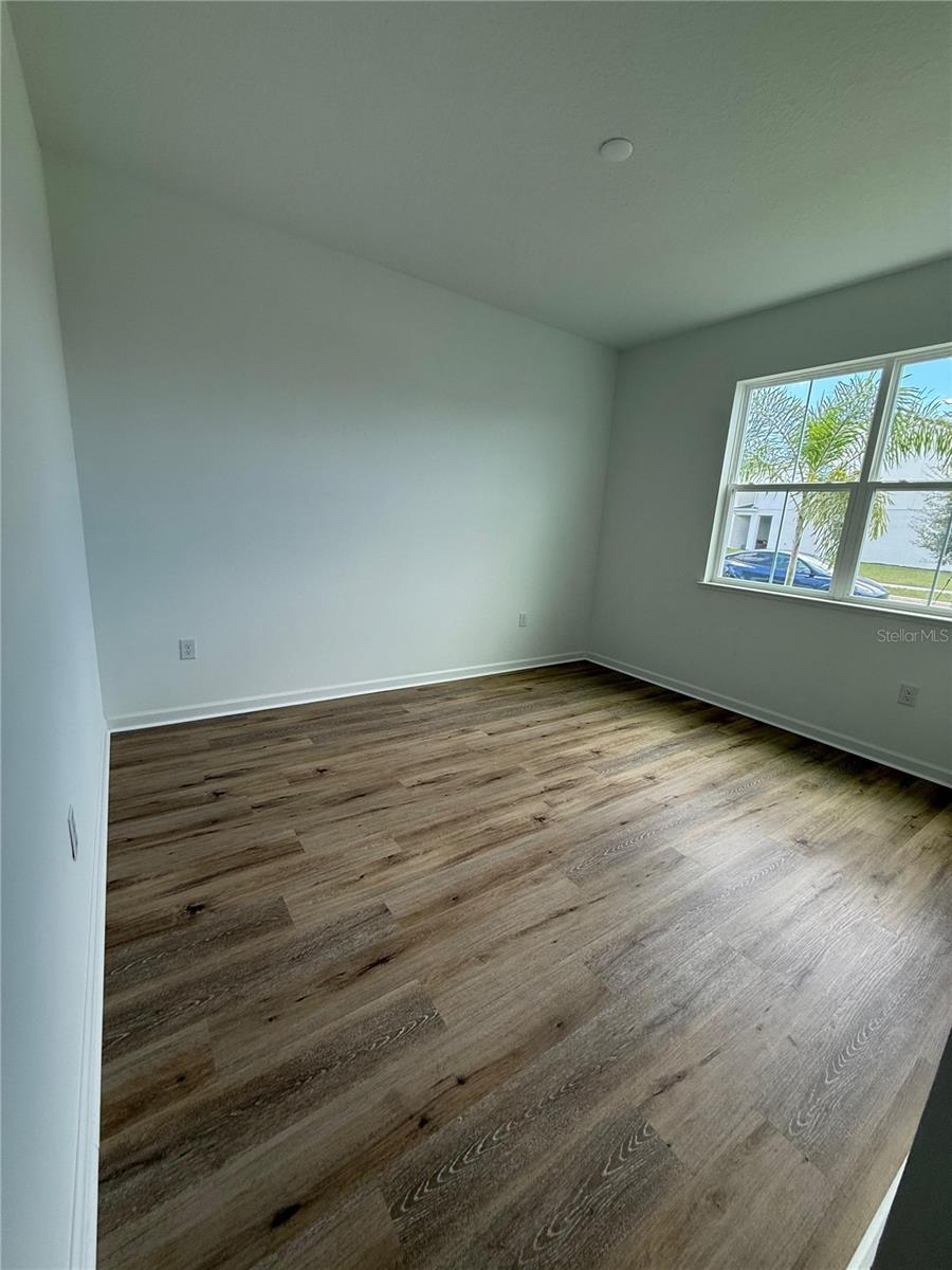 Image 7 of 21 For 1373 Stoneway Place