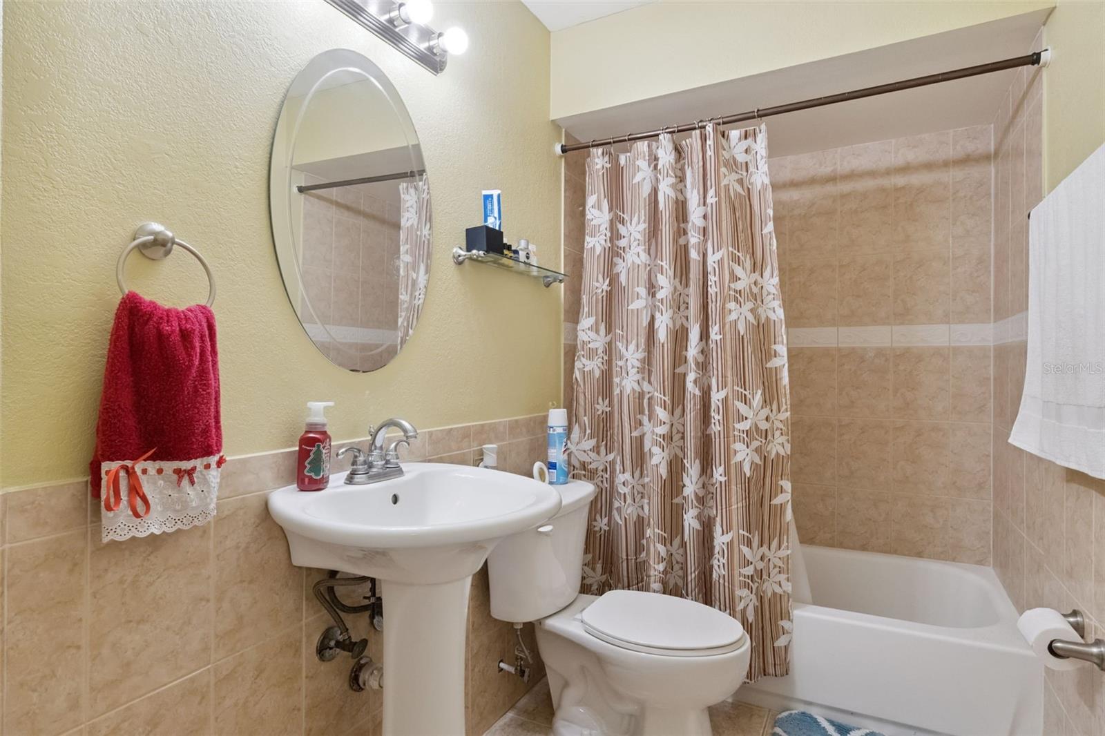 Image 13 of 16 For 152 Lakepointe Circle