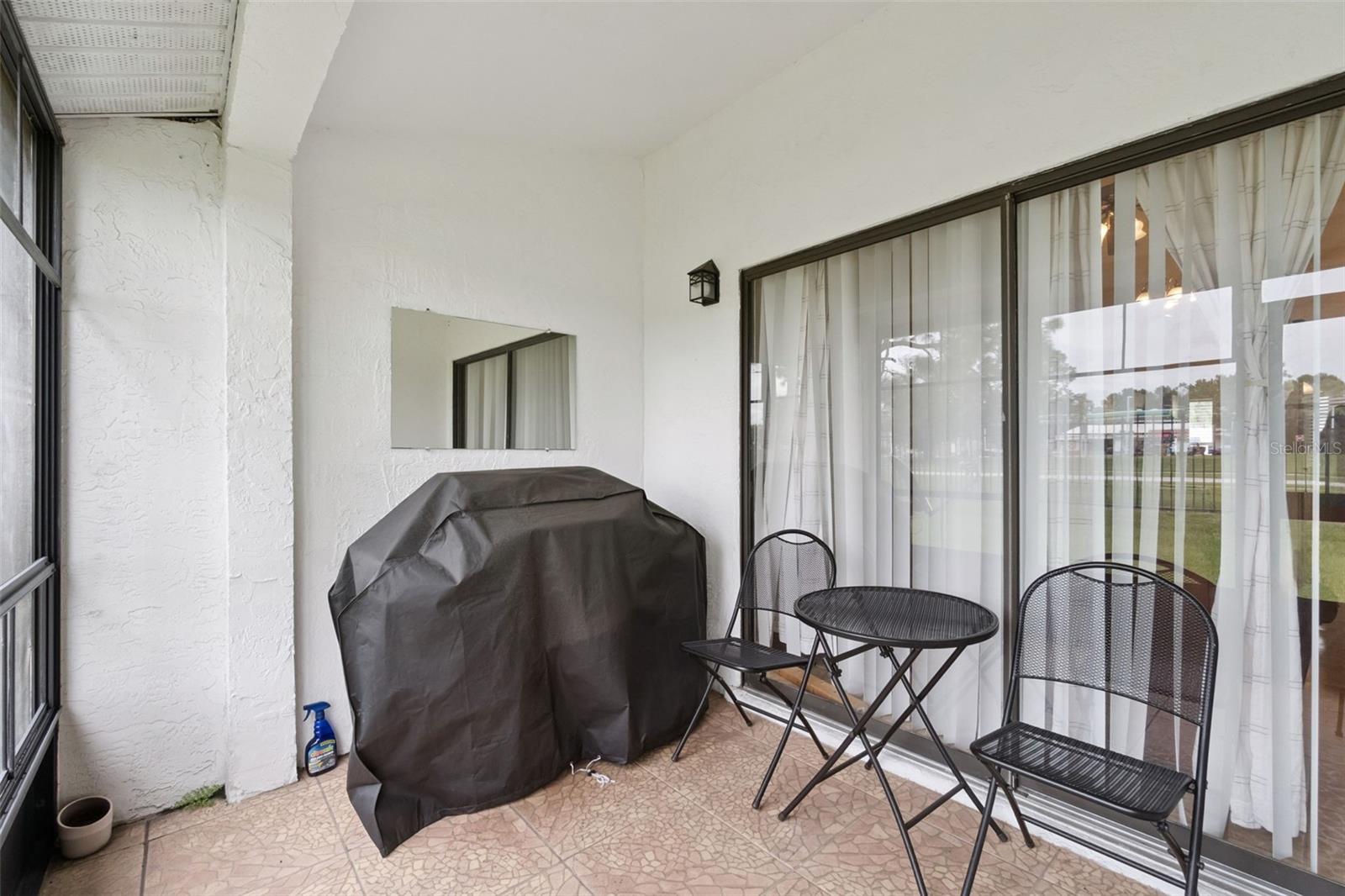 Image 14 of 16 For 152 Lakepointe Circle