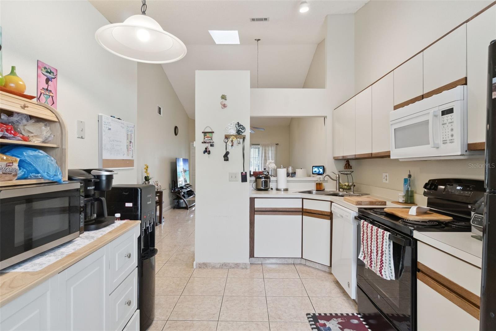 Image 7 of 16 For 152 Lakepointe Circle