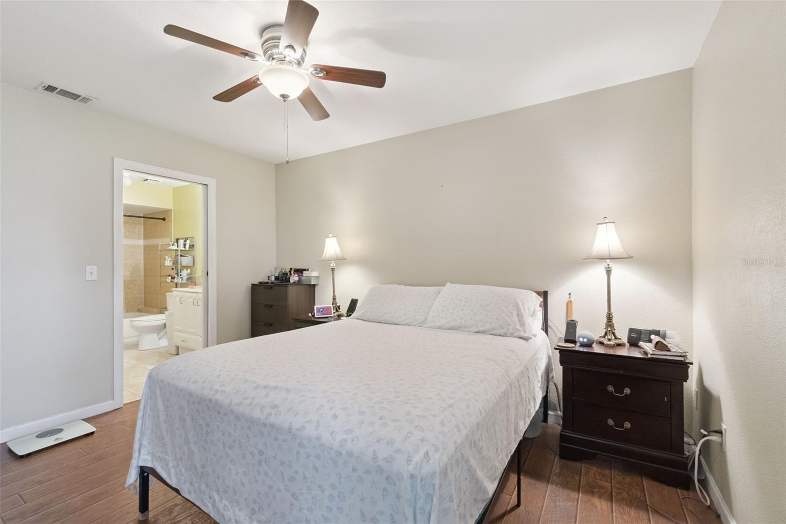 Image 9 of 16 For 152 Lakepointe Circle