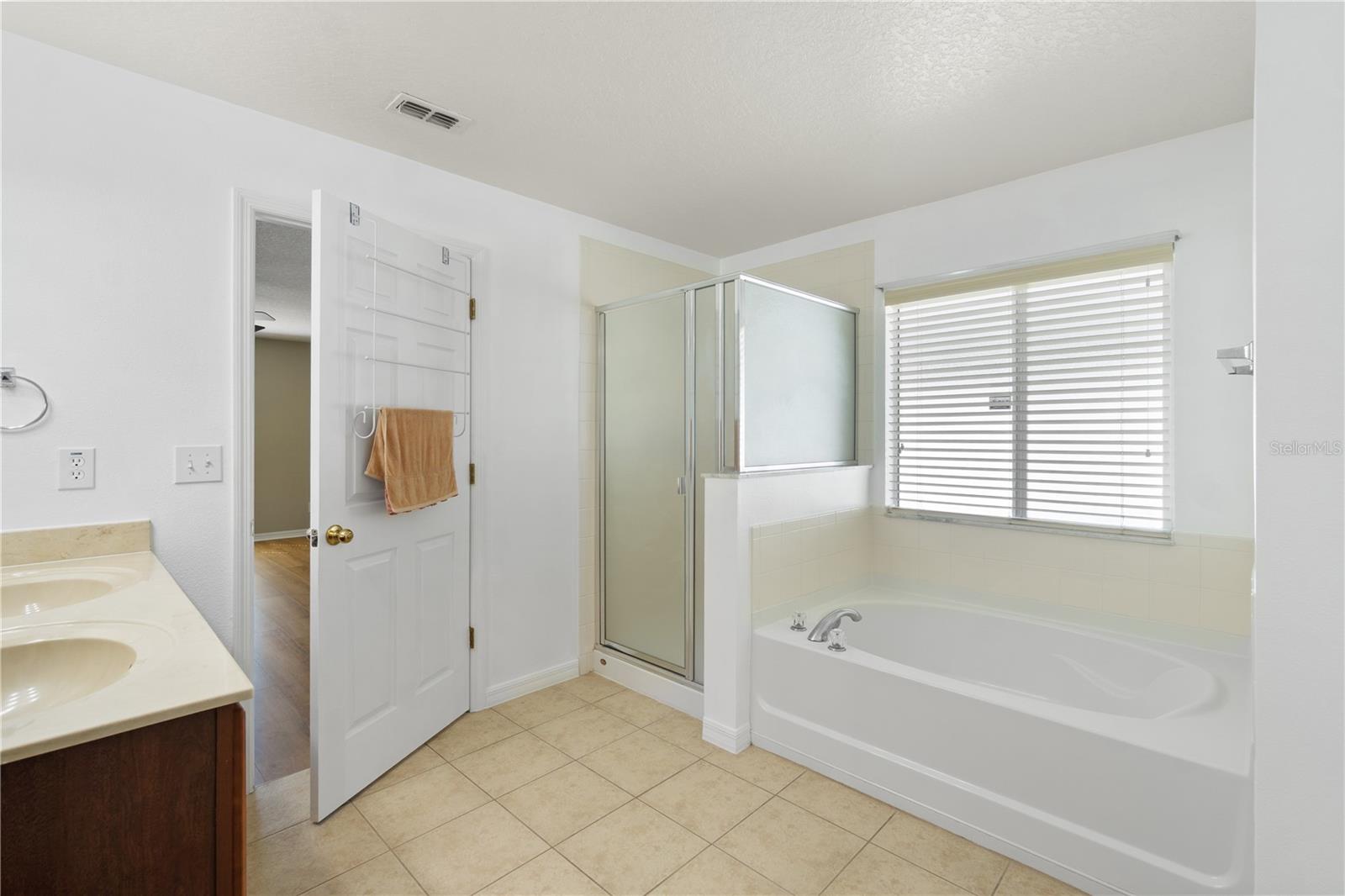 Image 15 of 53 For 4816 Barbados Loop