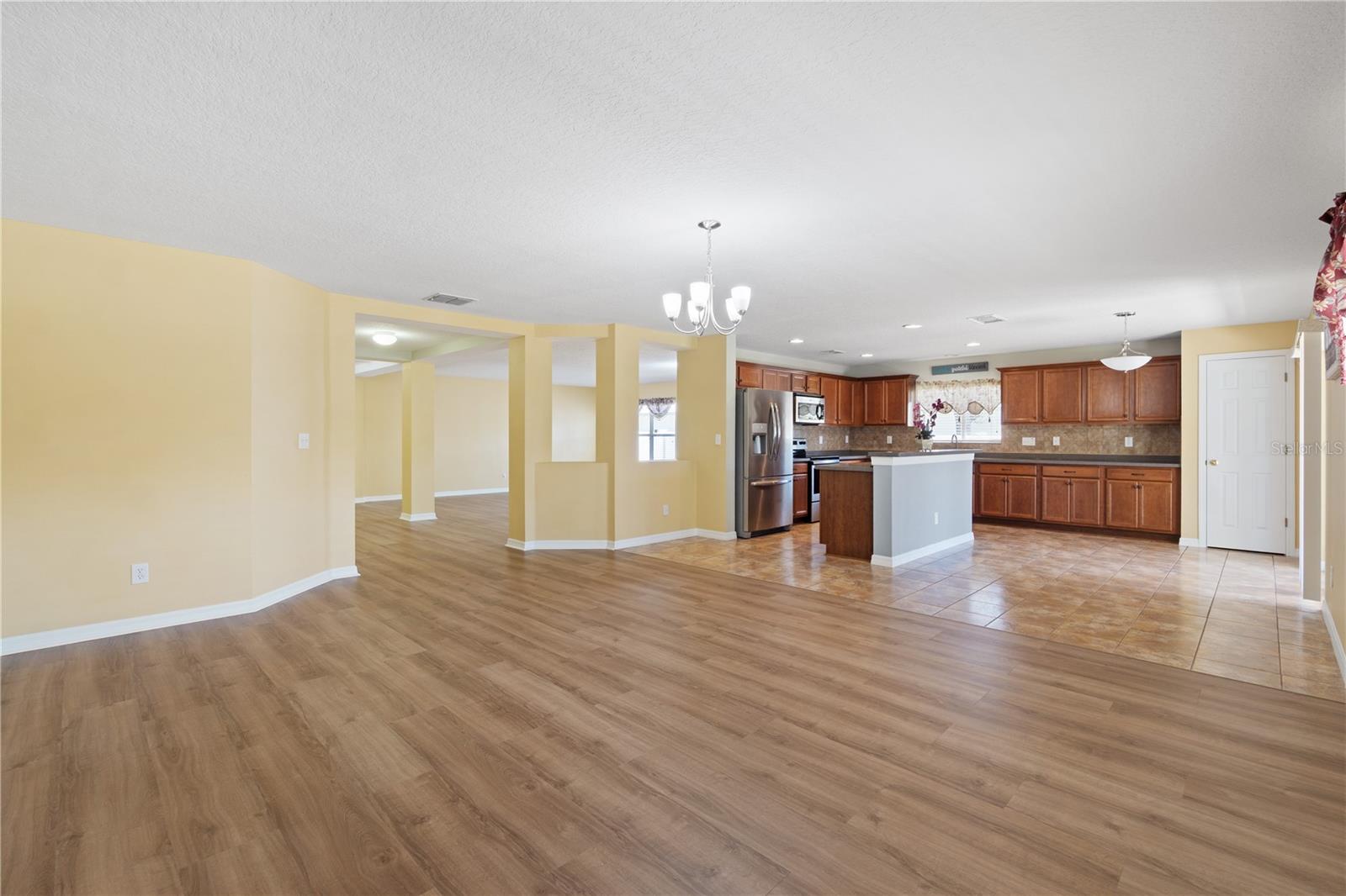 Image 17 of 53 For 4816 Barbados Loop