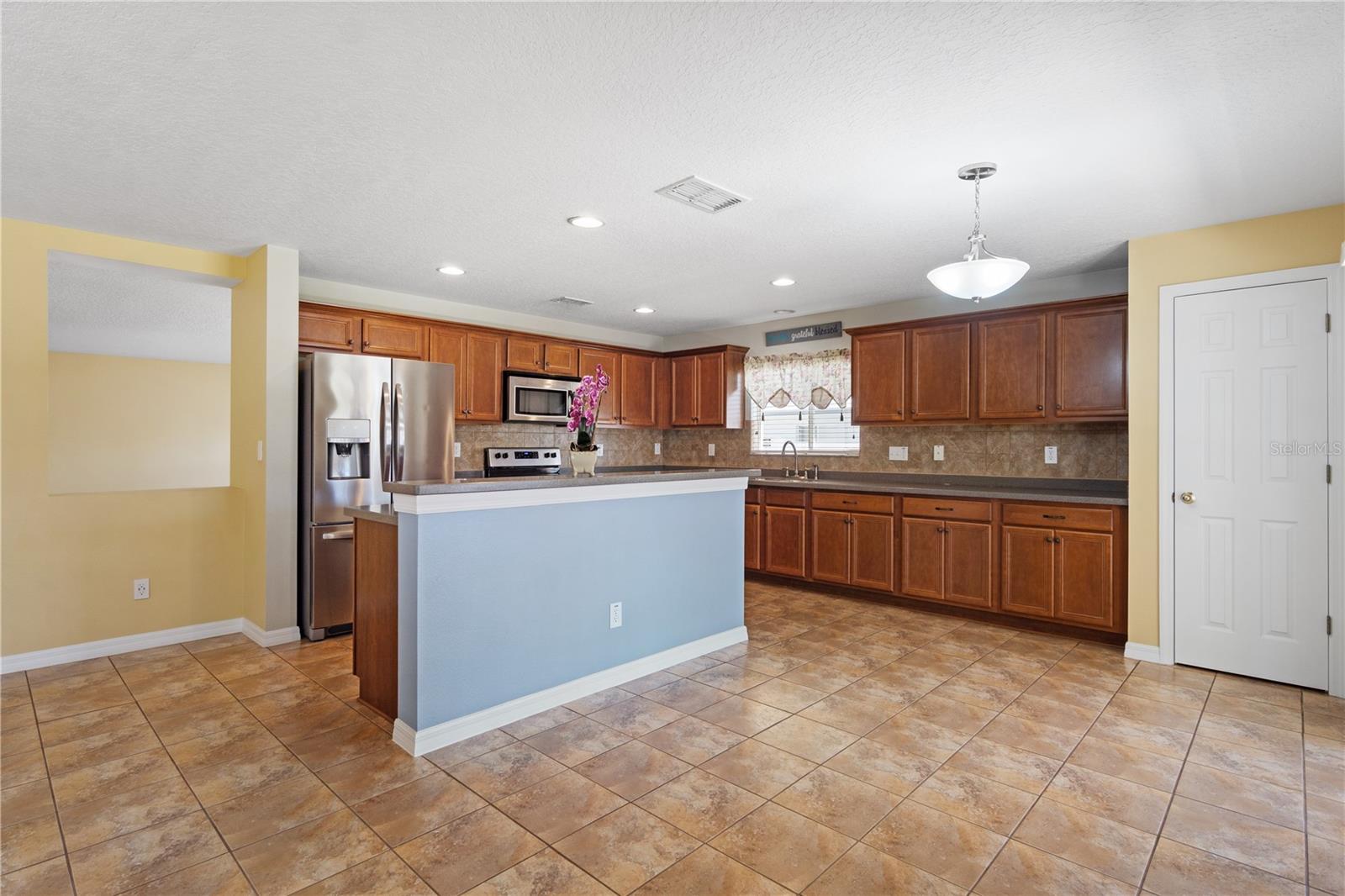 Image 20 of 53 For 4816 Barbados Loop