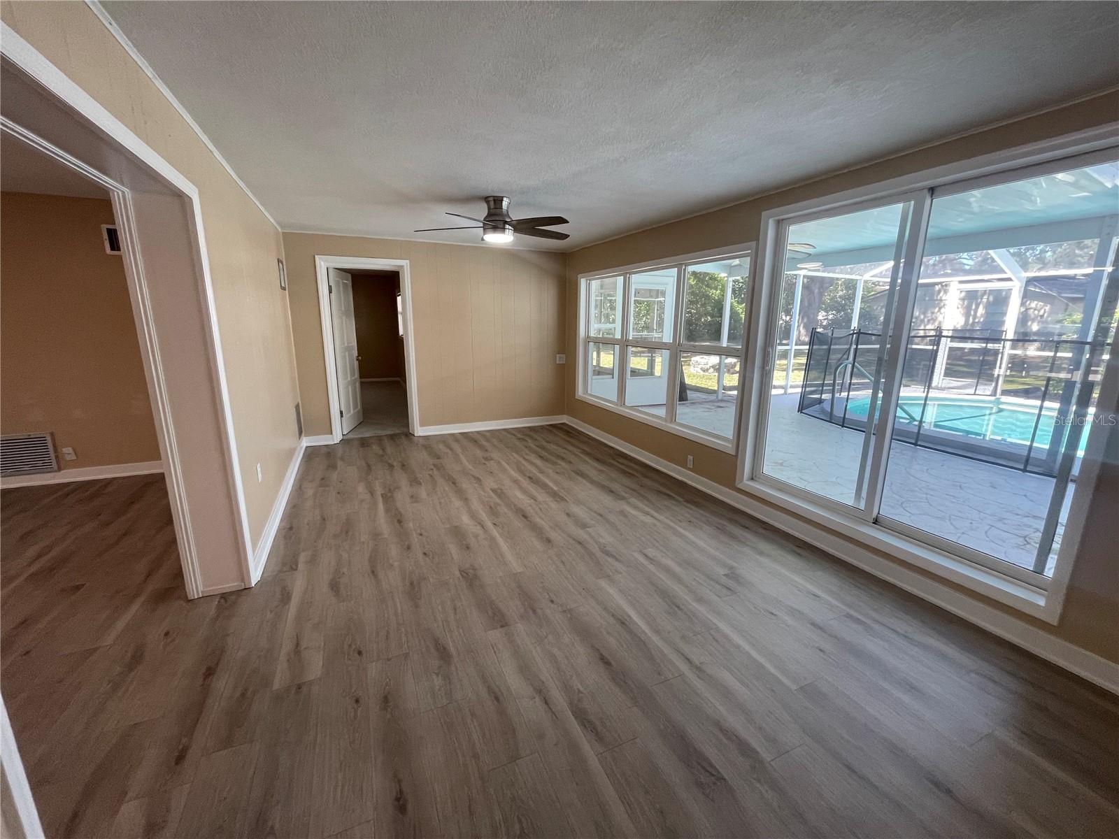 Image 7 of 20 For 346 Tanager Court