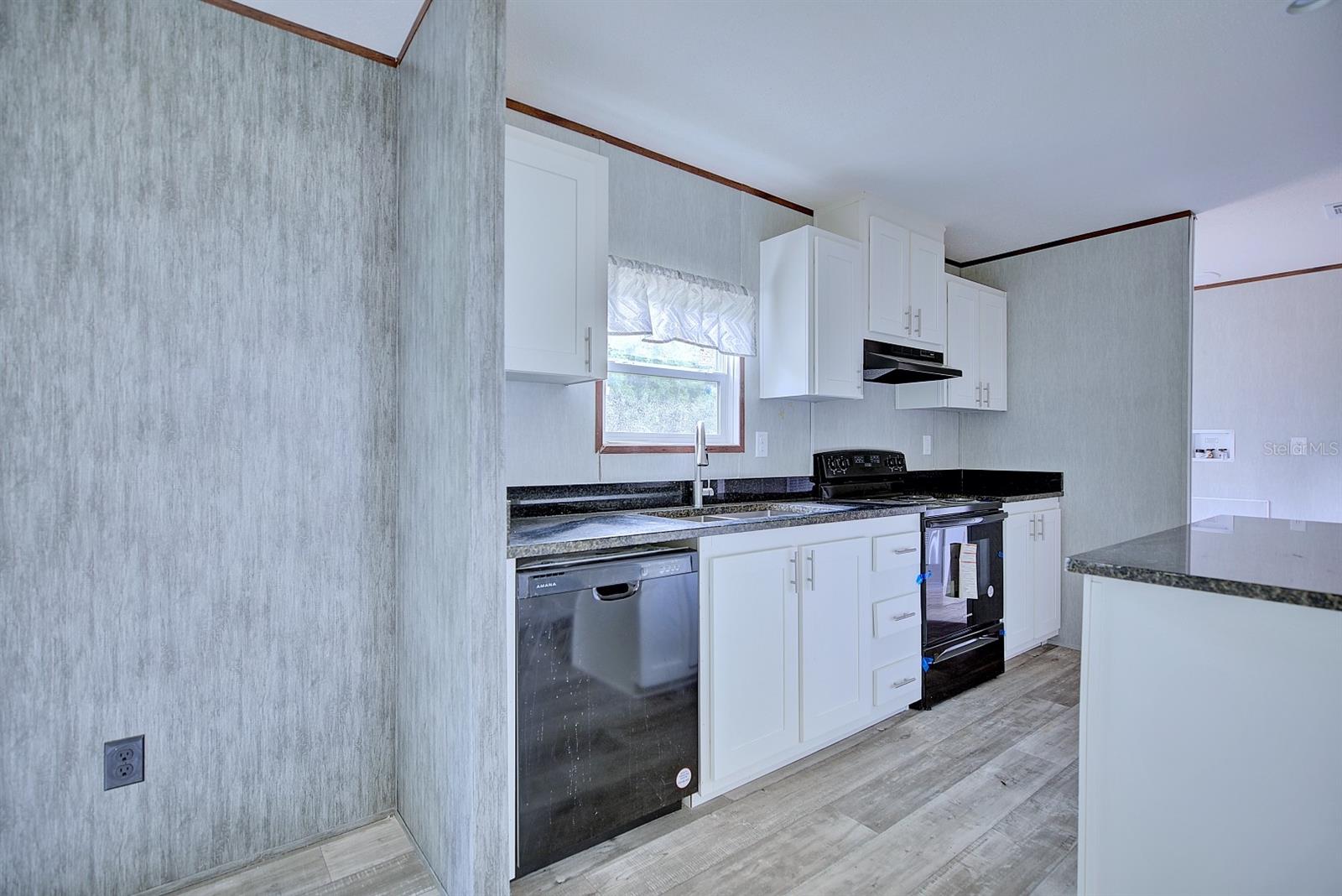 Image 14 of 38 For 8595 13th Court