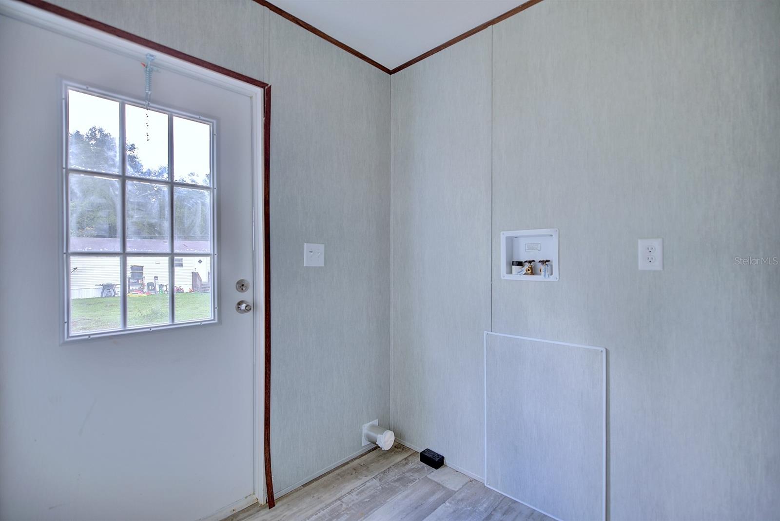 Image 19 of 38 For 8595 13th Court