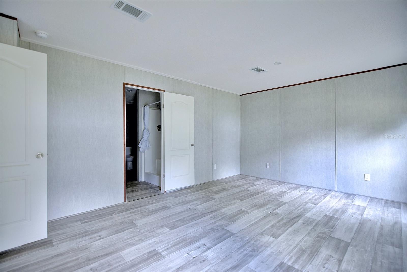 Image 22 of 38 For 8595 13th Court