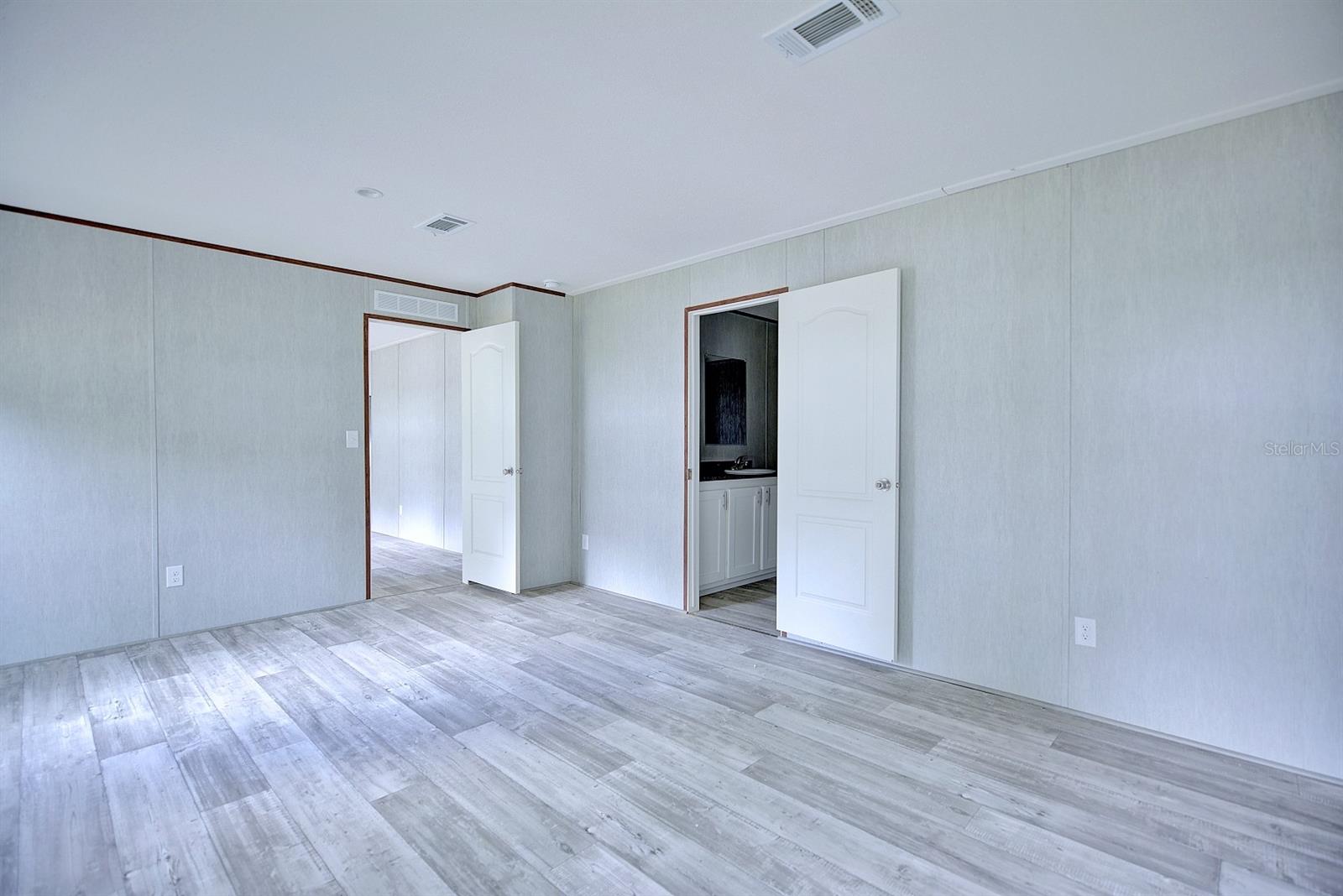 Image 23 of 38 For 8595 13th Court