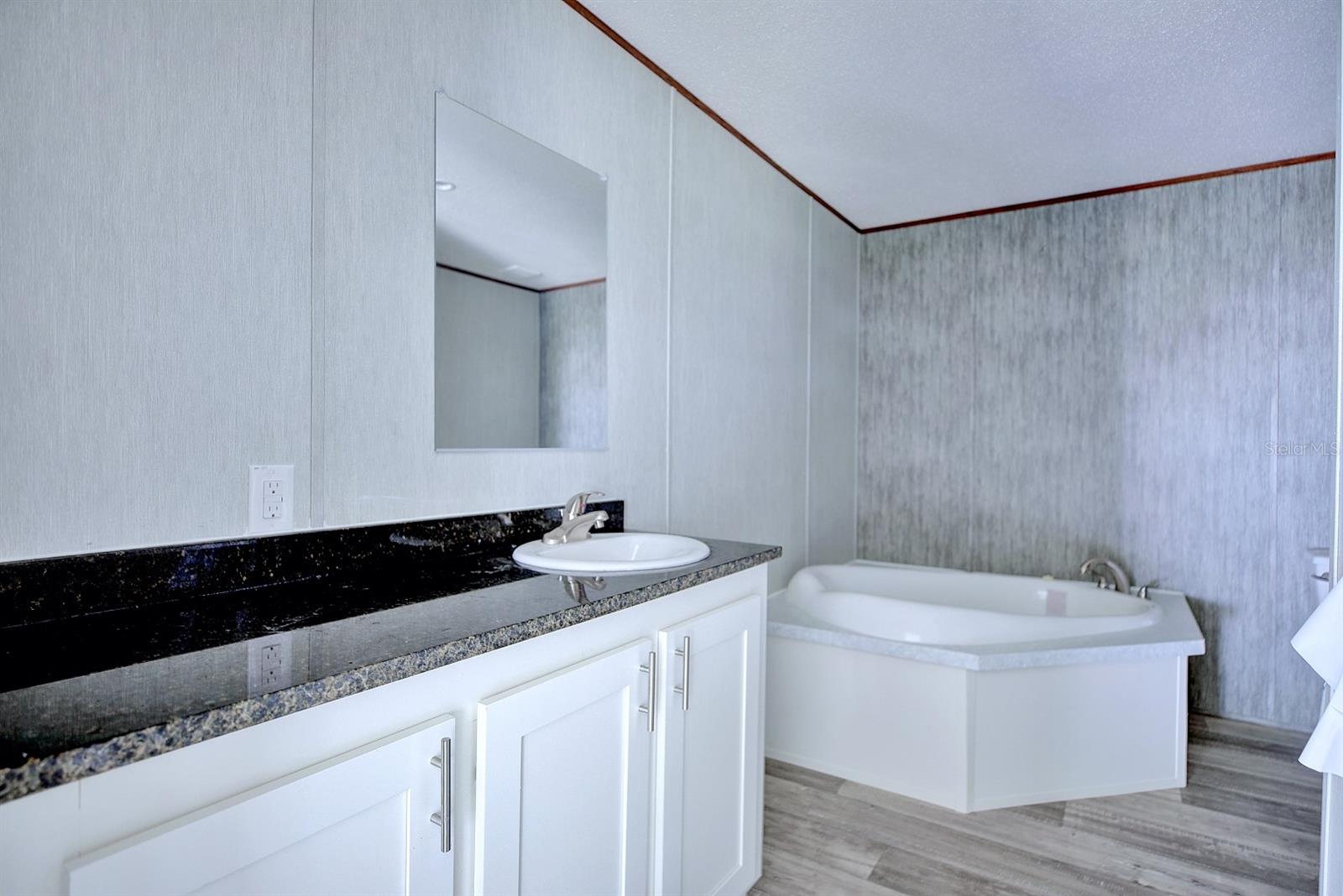 Image 25 of 38 For 8595 13th Court