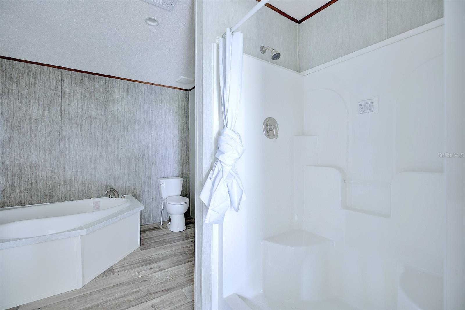 Image 26 of 38 For 8595 13th Court