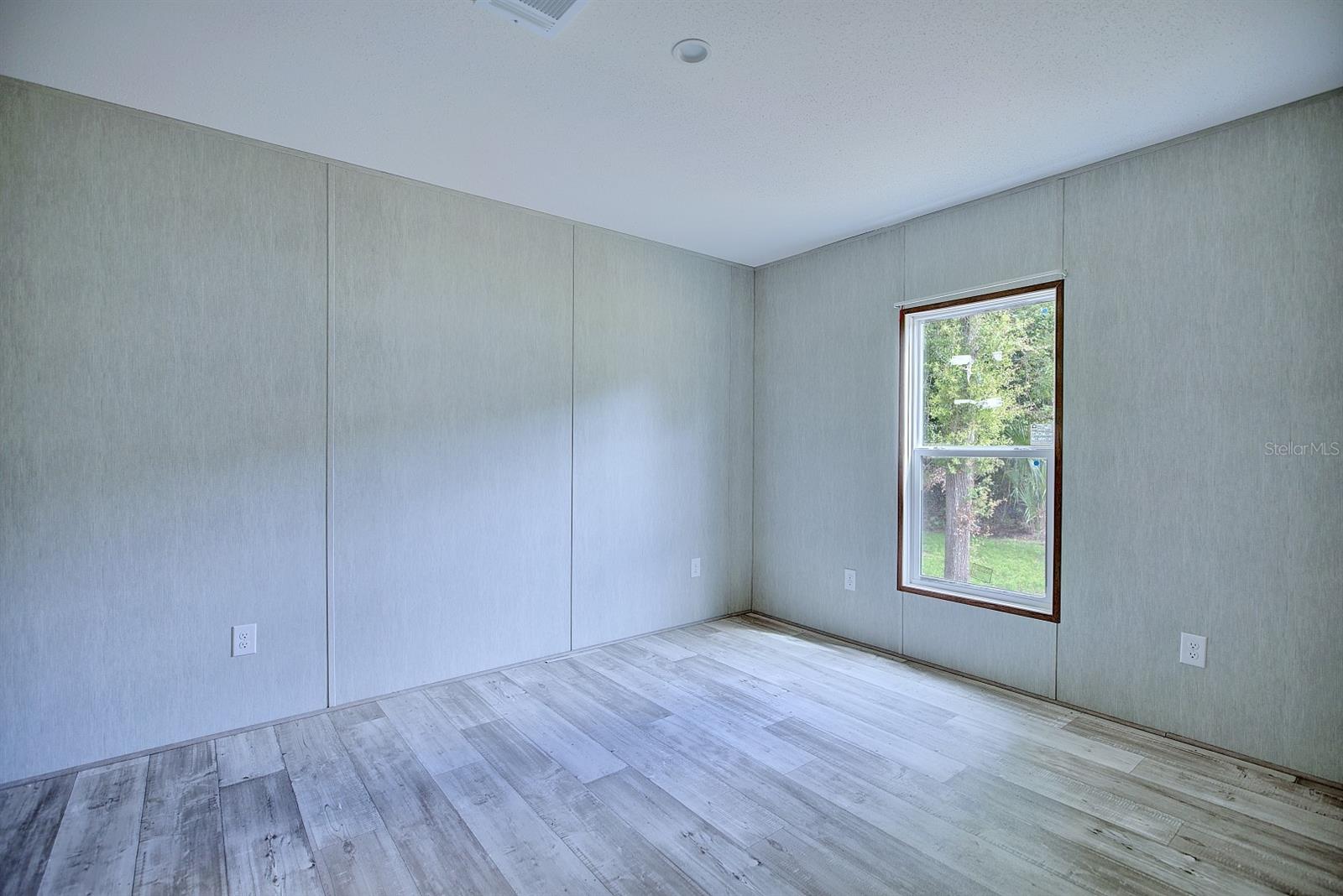 Image 28 of 38 For 8595 13th Court