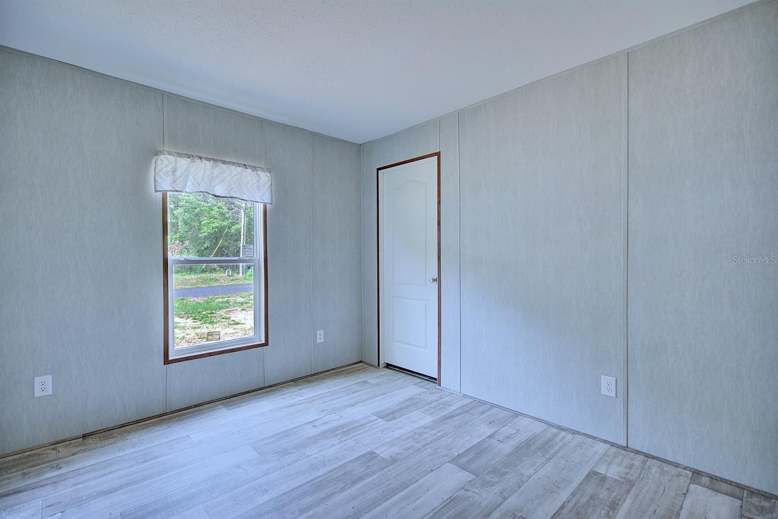 Image 30 of 38 For 8595 13th Court