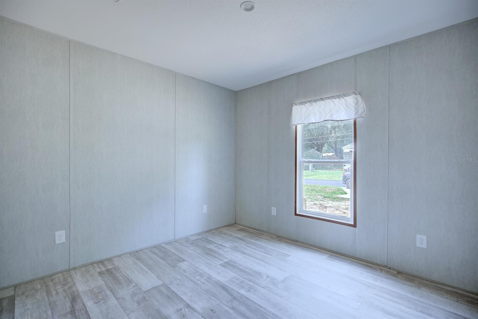 Image 33 of 38 For 8595 13th Court