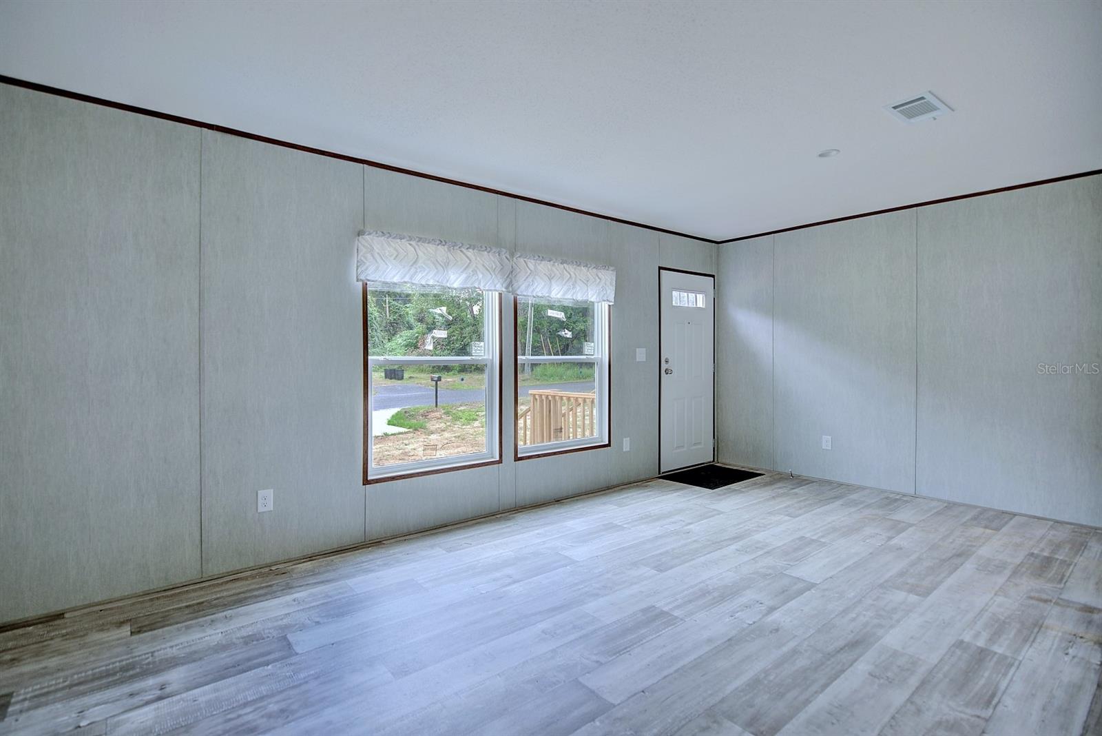 Image 7 of 38 For 8595 13th Court