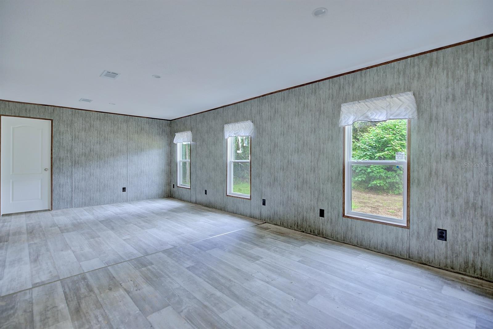 Image 9 of 38 For 8595 13th Court