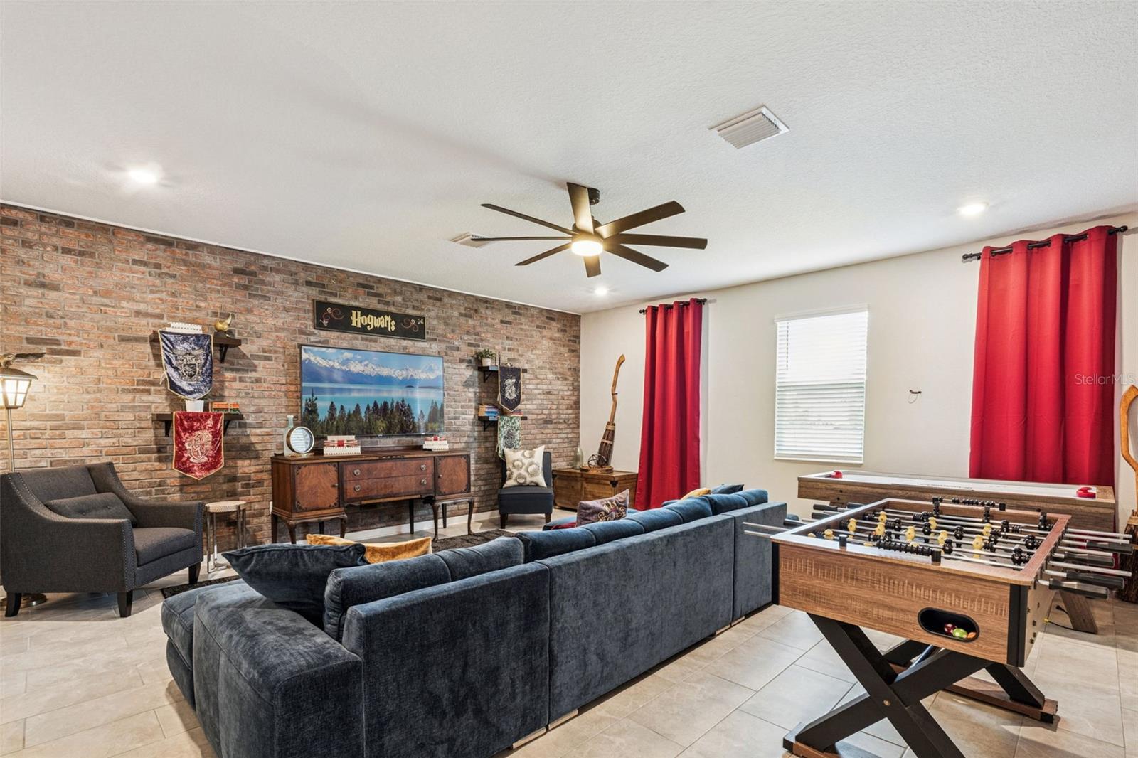 Image 10 of 93 For 2949 Protagonist Street