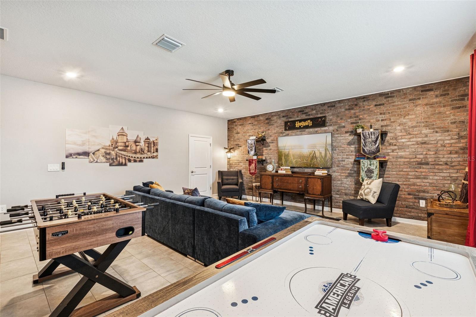 Image 12 of 93 For 2949 Protagonist Street