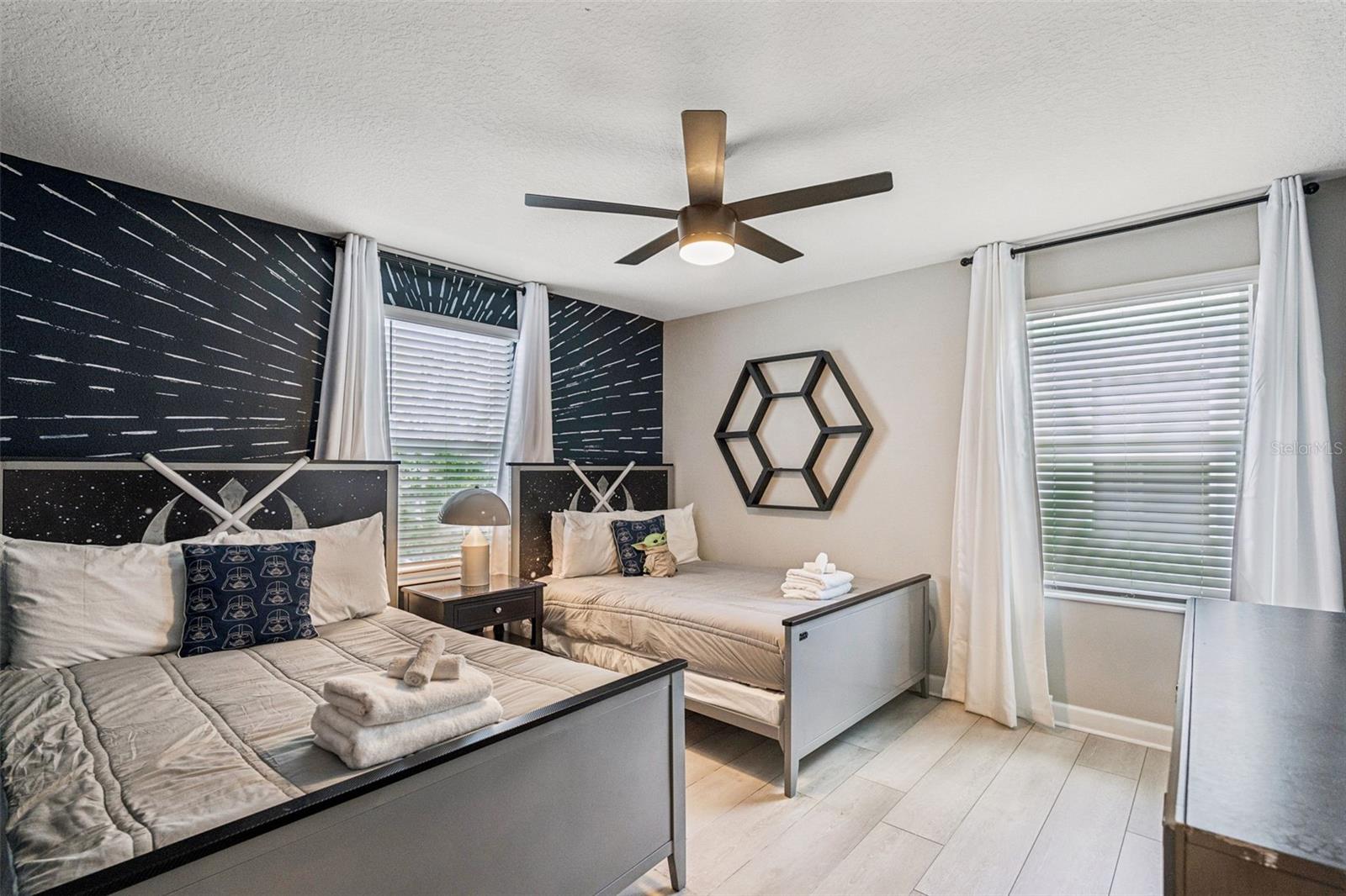 Image 33 of 93 For 2949 Protagonist Street