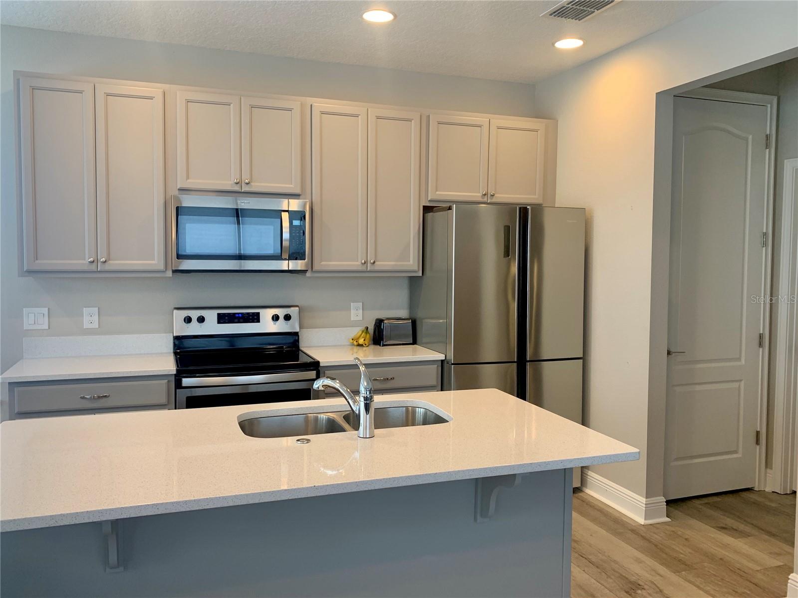 Image 5 of 10 For 8261 Lindahl Alley