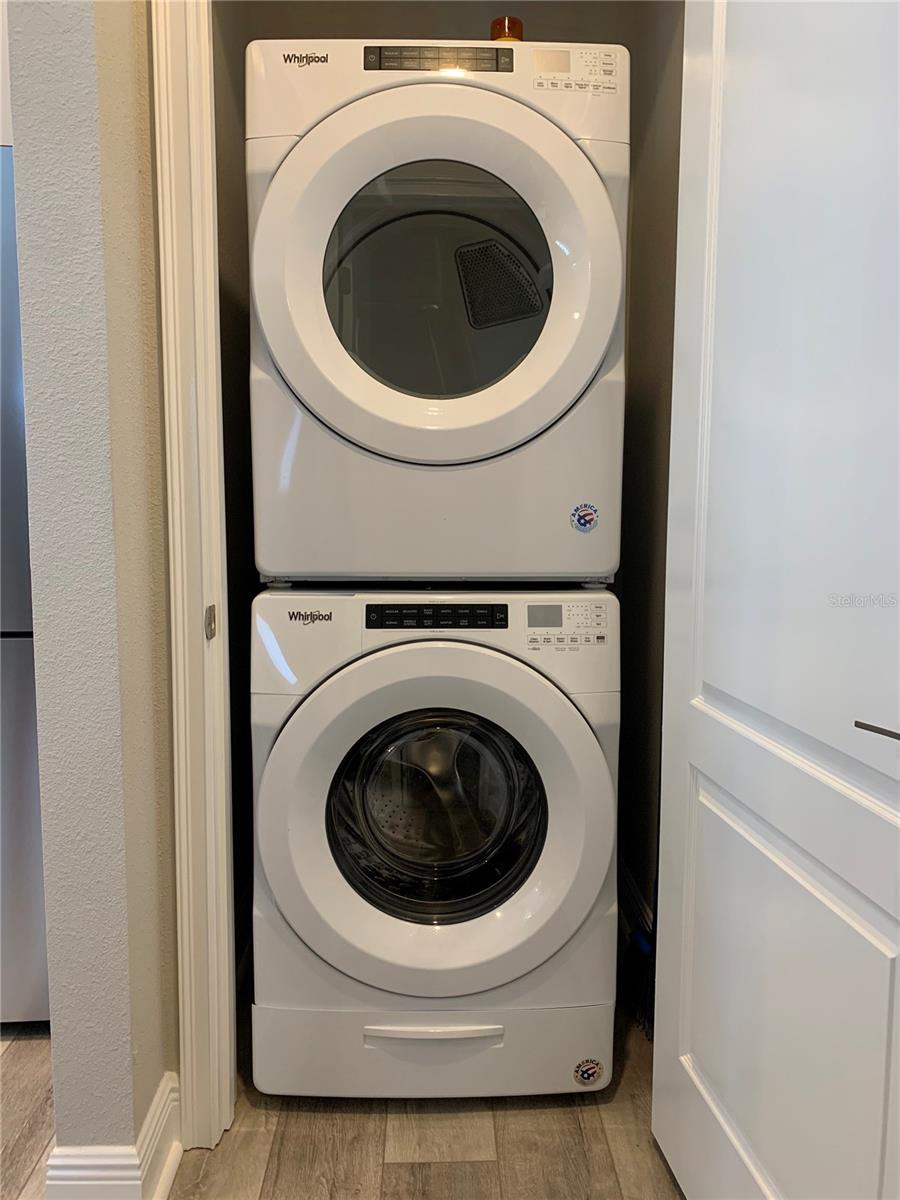 Image 7 of 10 For 8261 Lindahl Alley