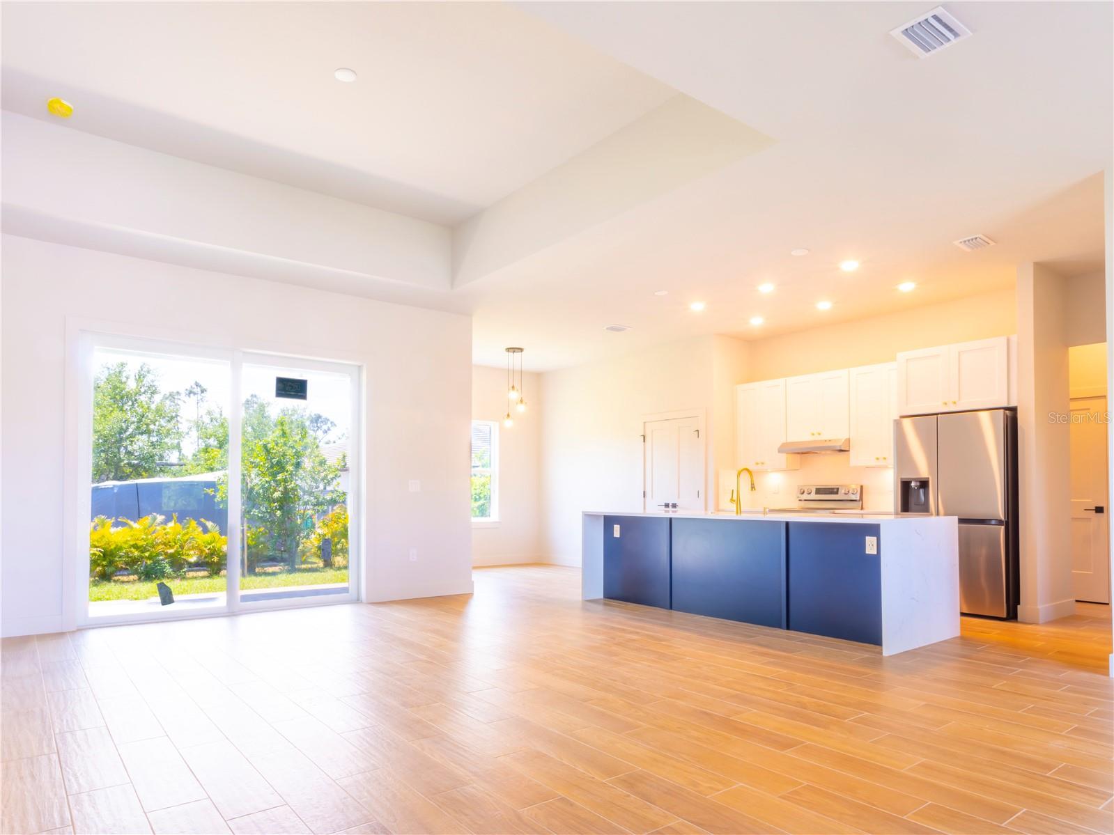 Image 10 of 50 For 9249 King Hill Street