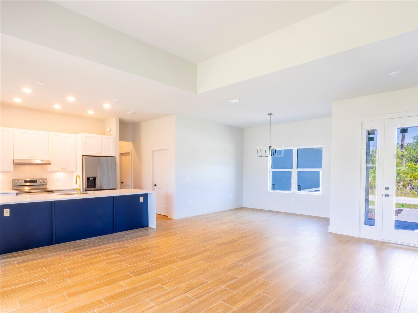 Image 12 of 50 For 9249 King Hill Street