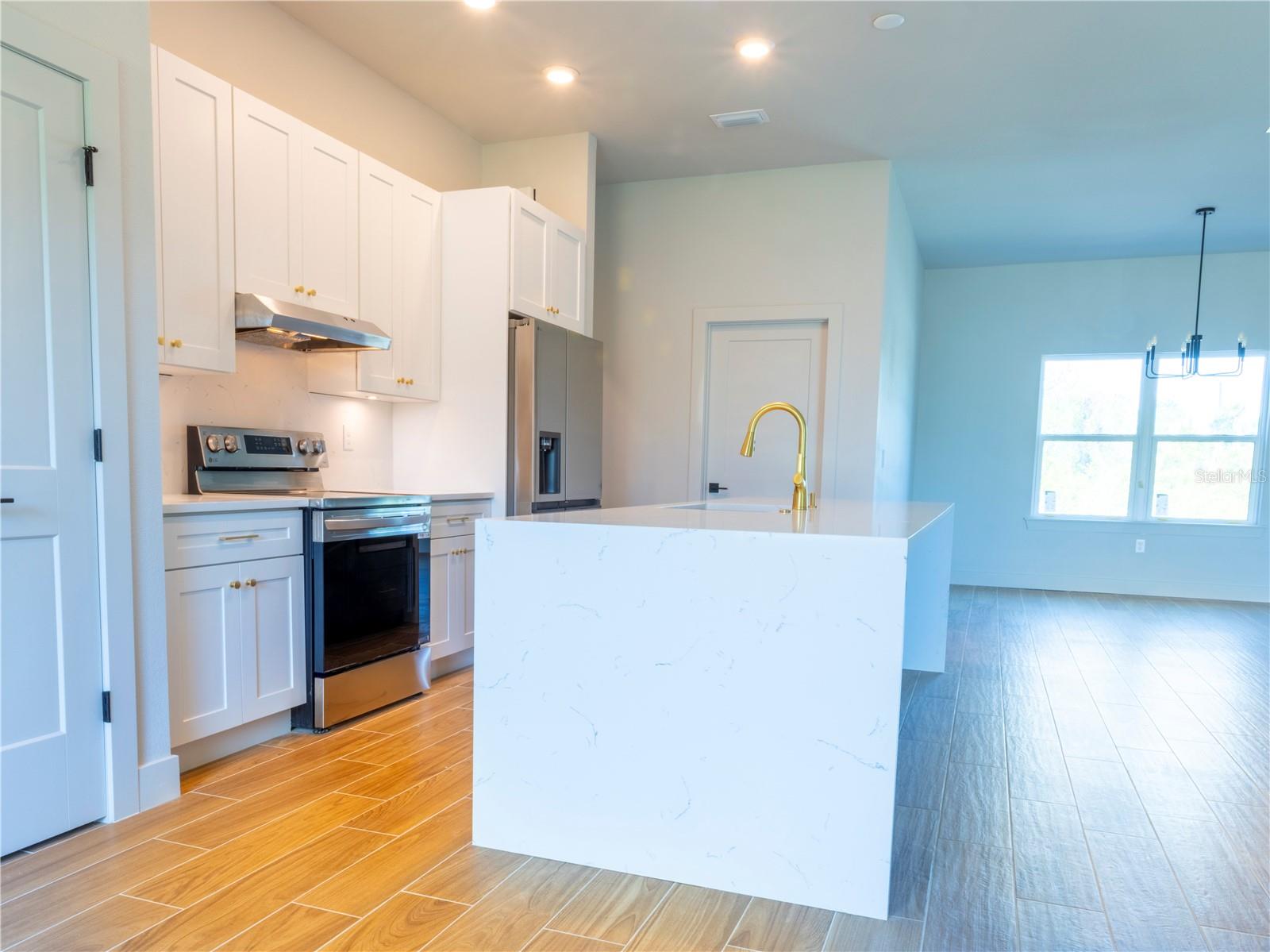 Image 17 of 50 For 9249 King Hill Street