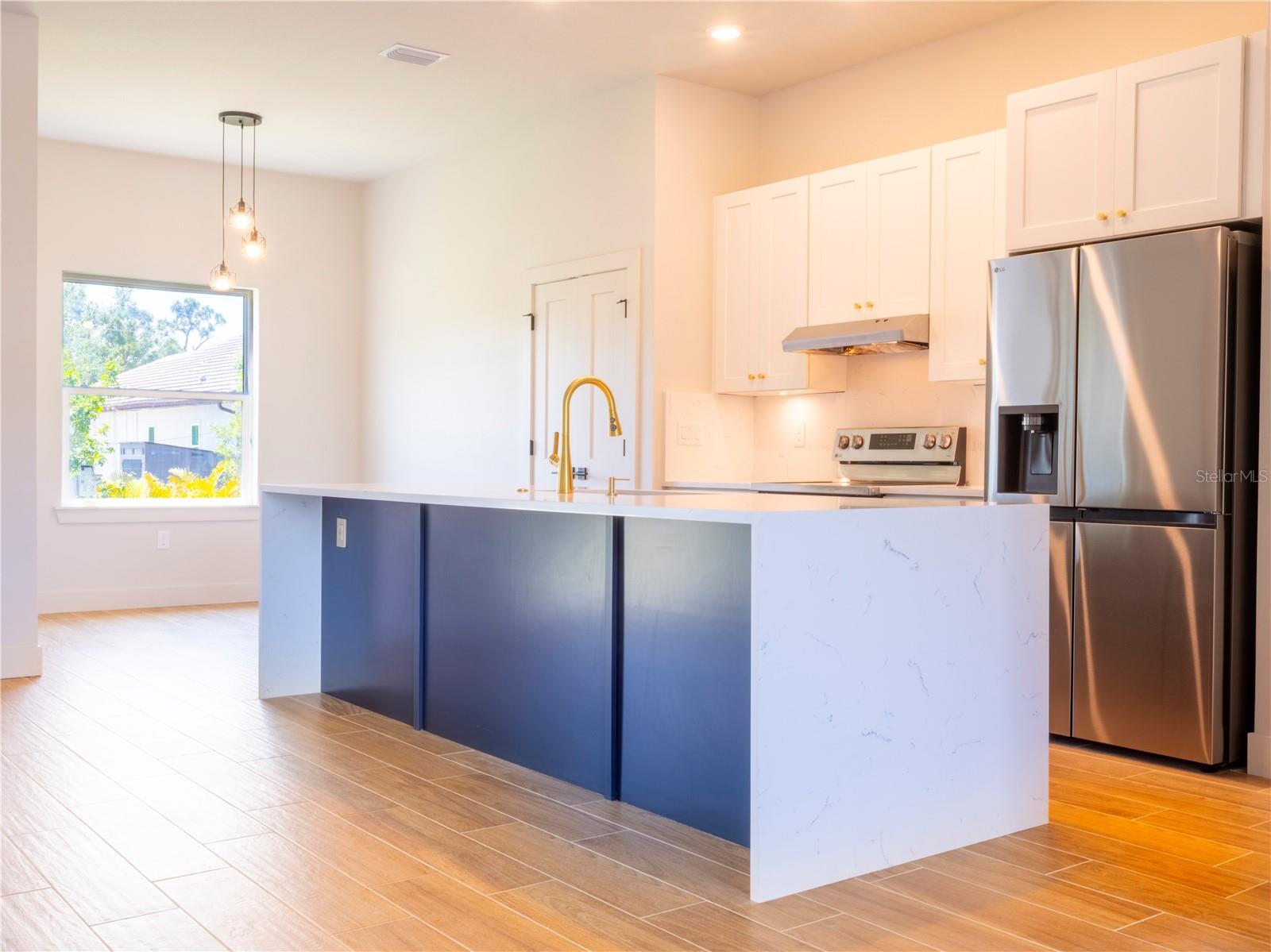 Image 22 of 50 For 9249 King Hill Street