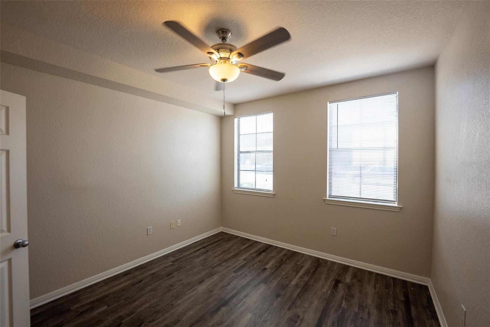 Image 10 of 33 For 911 Orange Avenue 127