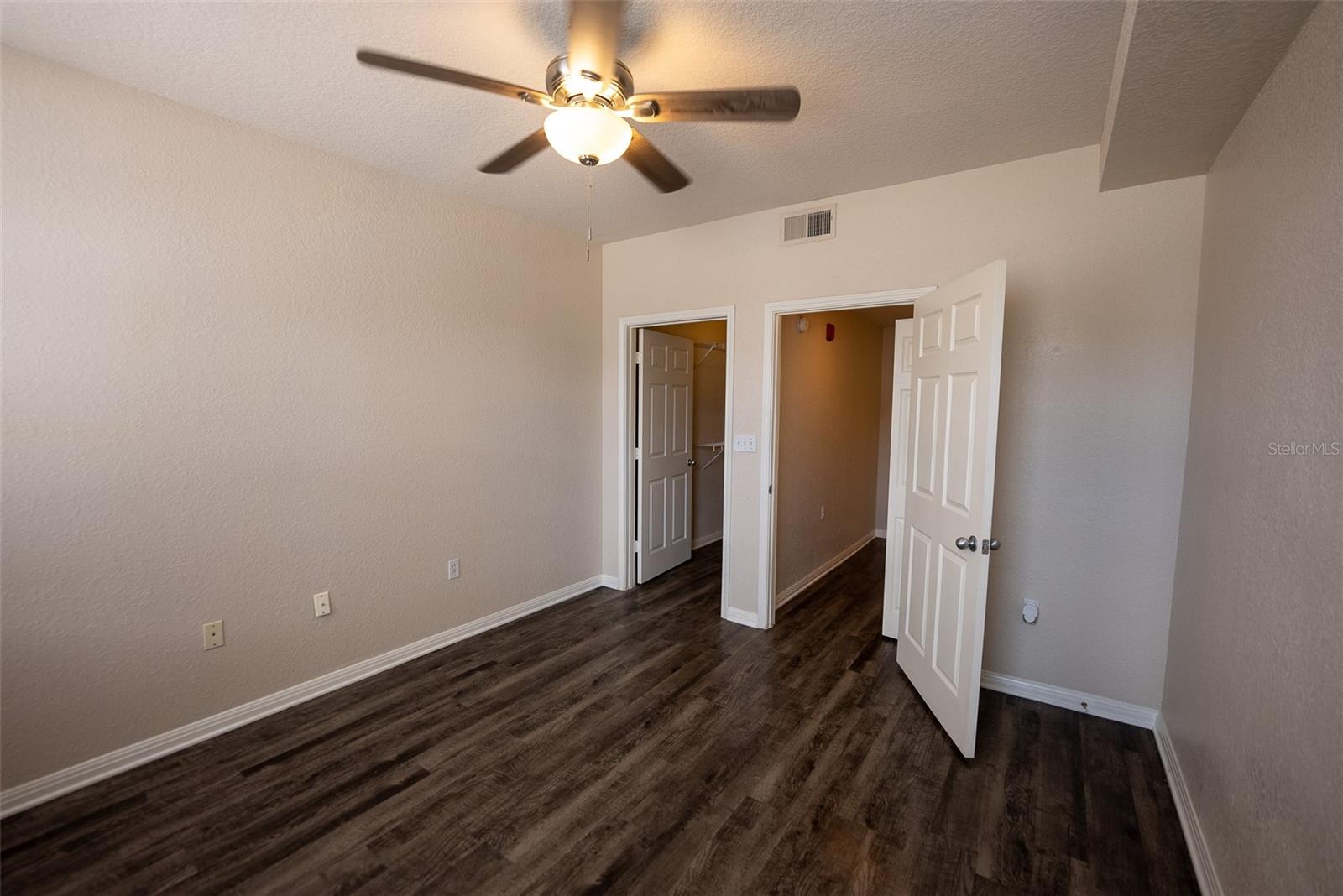 Image 12 of 33 For 911 Orange Avenue 127