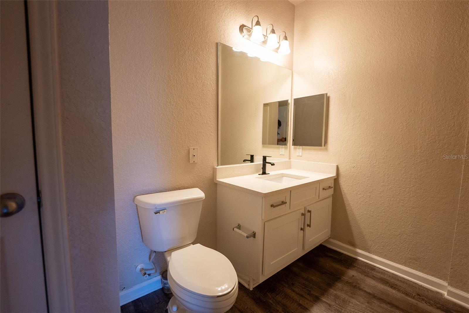 Image 13 of 33 For 911 Orange Avenue 127