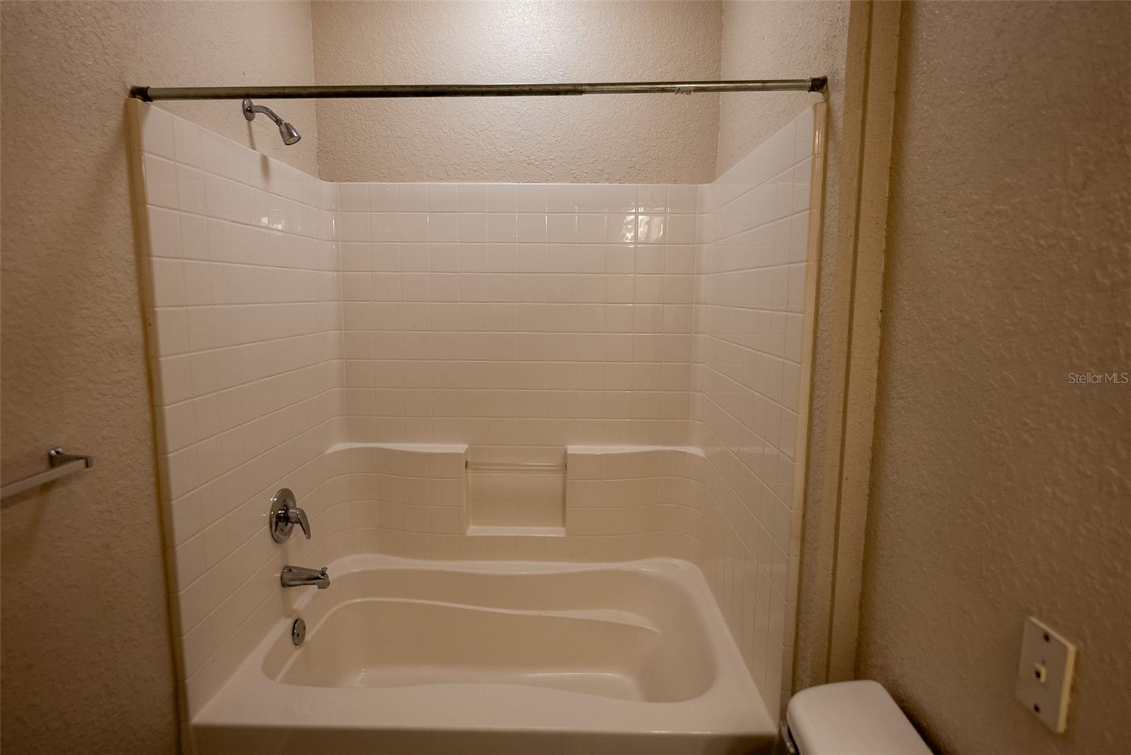 Image 18 of 33 For 911 Orange Avenue 127