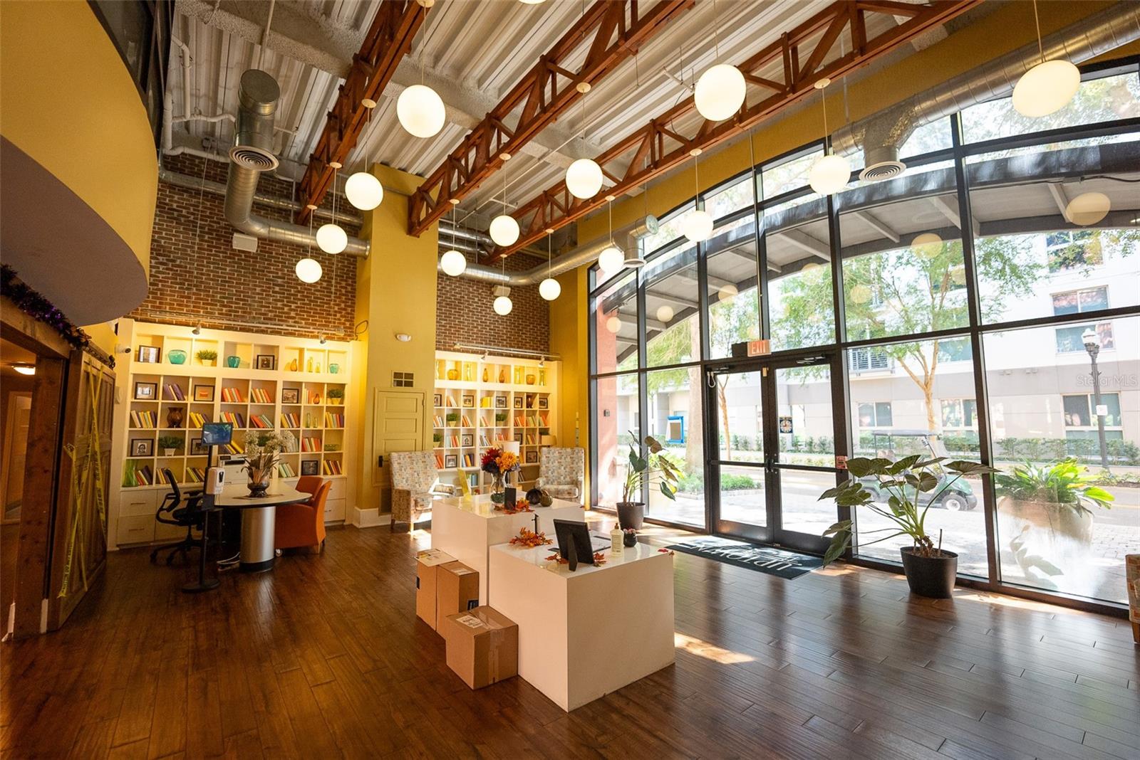 Image 22 of 33 For 911 Orange Avenue 127