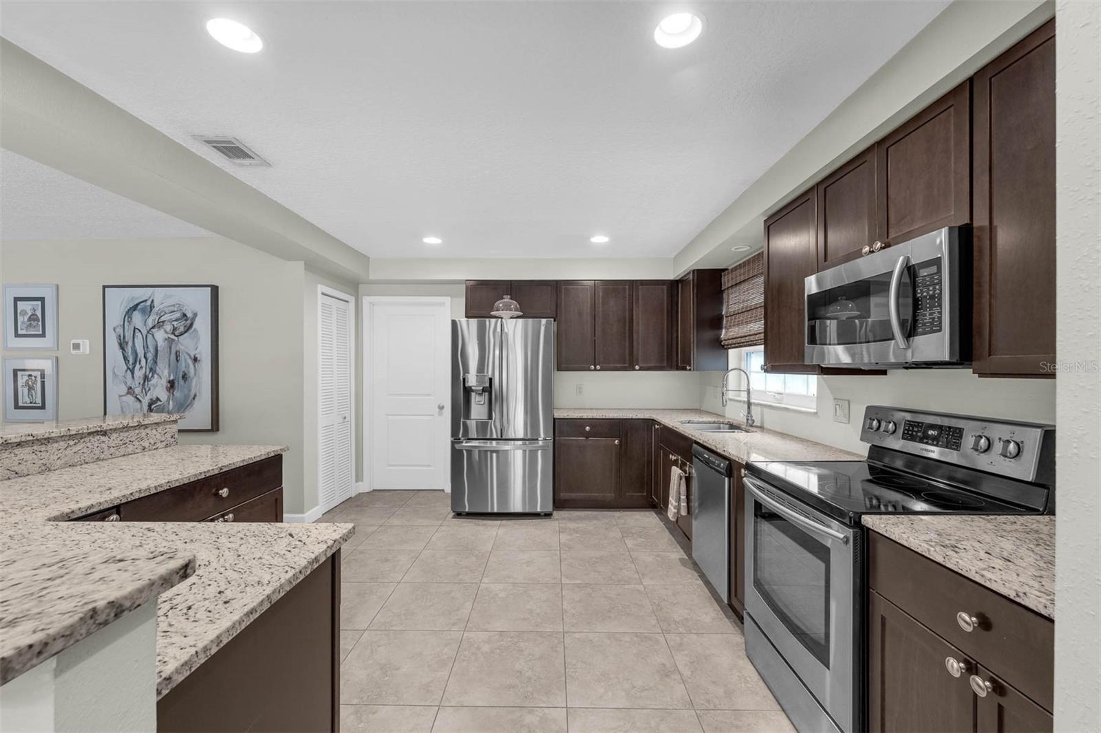 Image 13 of 49 For 6106 Huckleberry Avenue