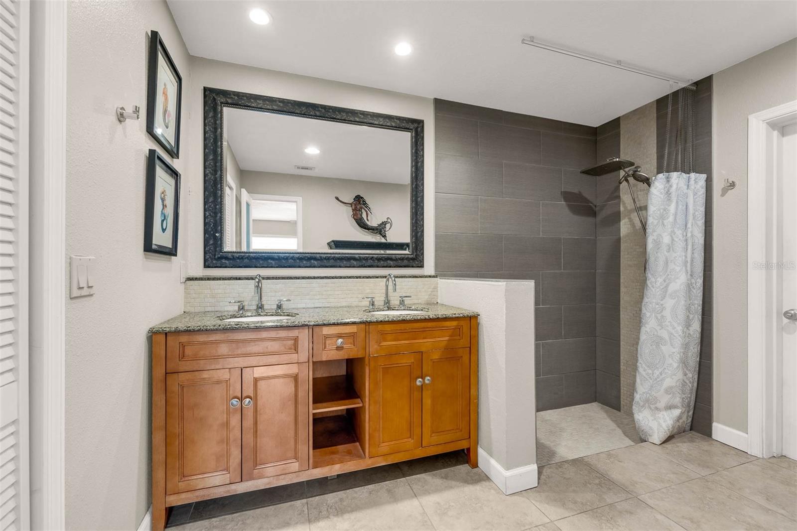 Image 19 of 49 For 6106 Huckleberry Avenue