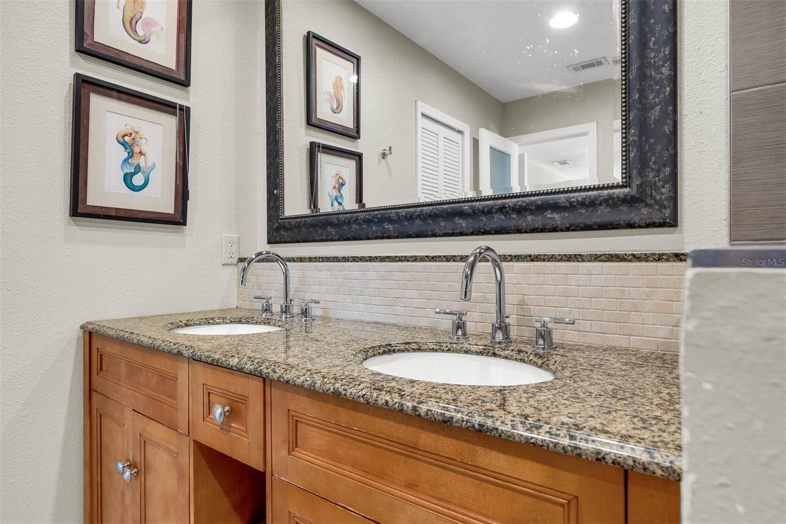 Image 21 of 49 For 6106 Huckleberry Avenue