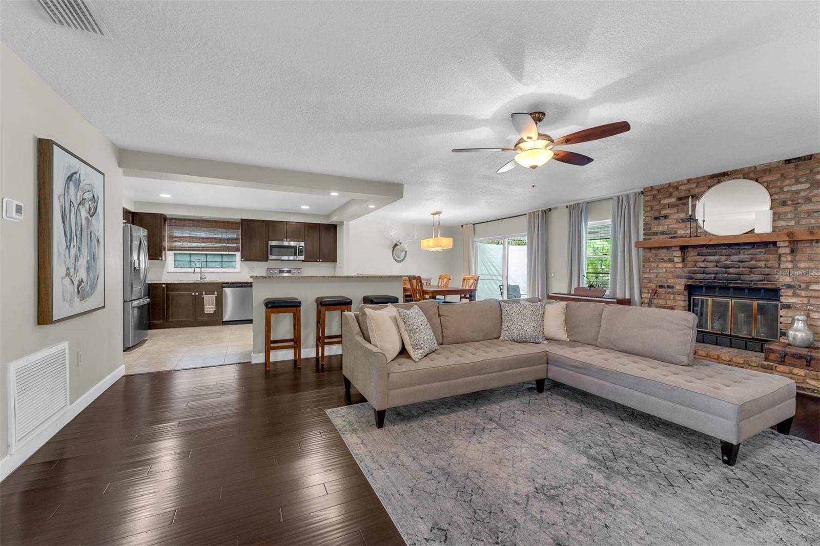 Image 6 of 49 For 6106 Huckleberry Avenue