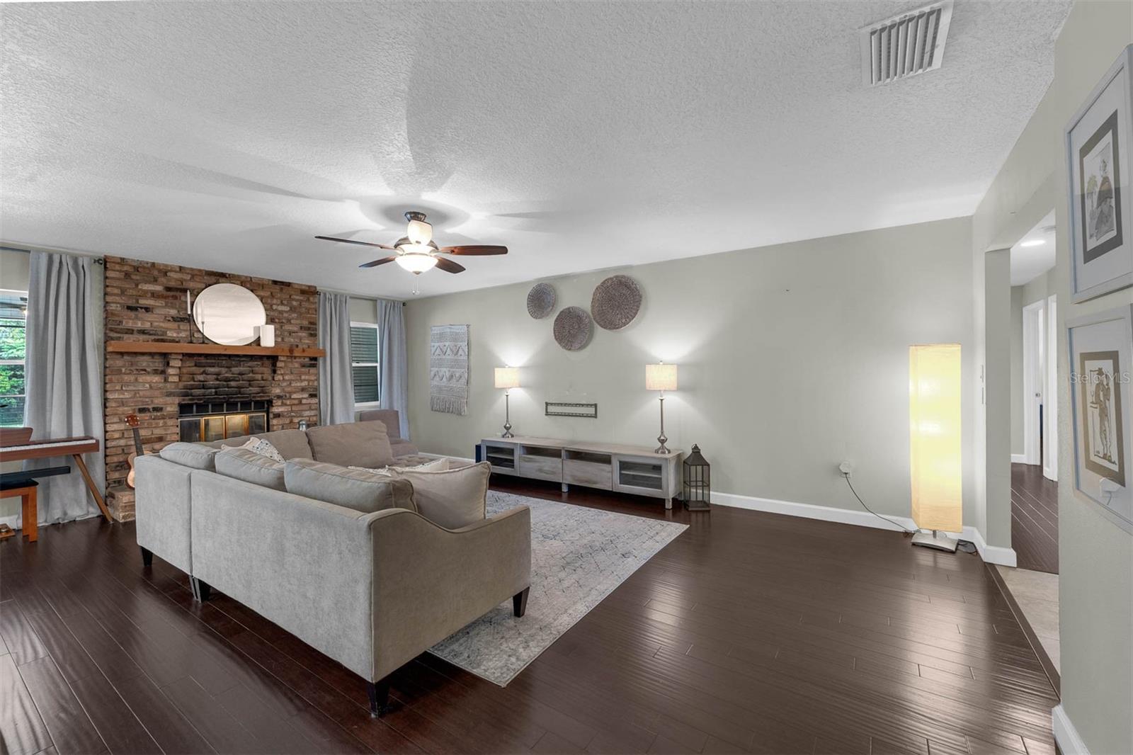 Image 7 of 49 For 6106 Huckleberry Avenue